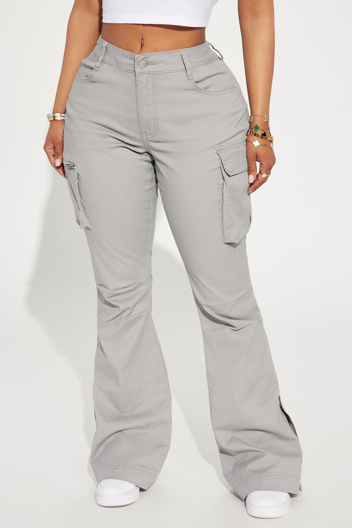 https://cdn.shopify.com/s/files/1/0293/9277/files/02-02-24_S2_29_FN1663C3_Grey_KJ_RL_15-42-33_30500_PXF.jpg?v=1707159646