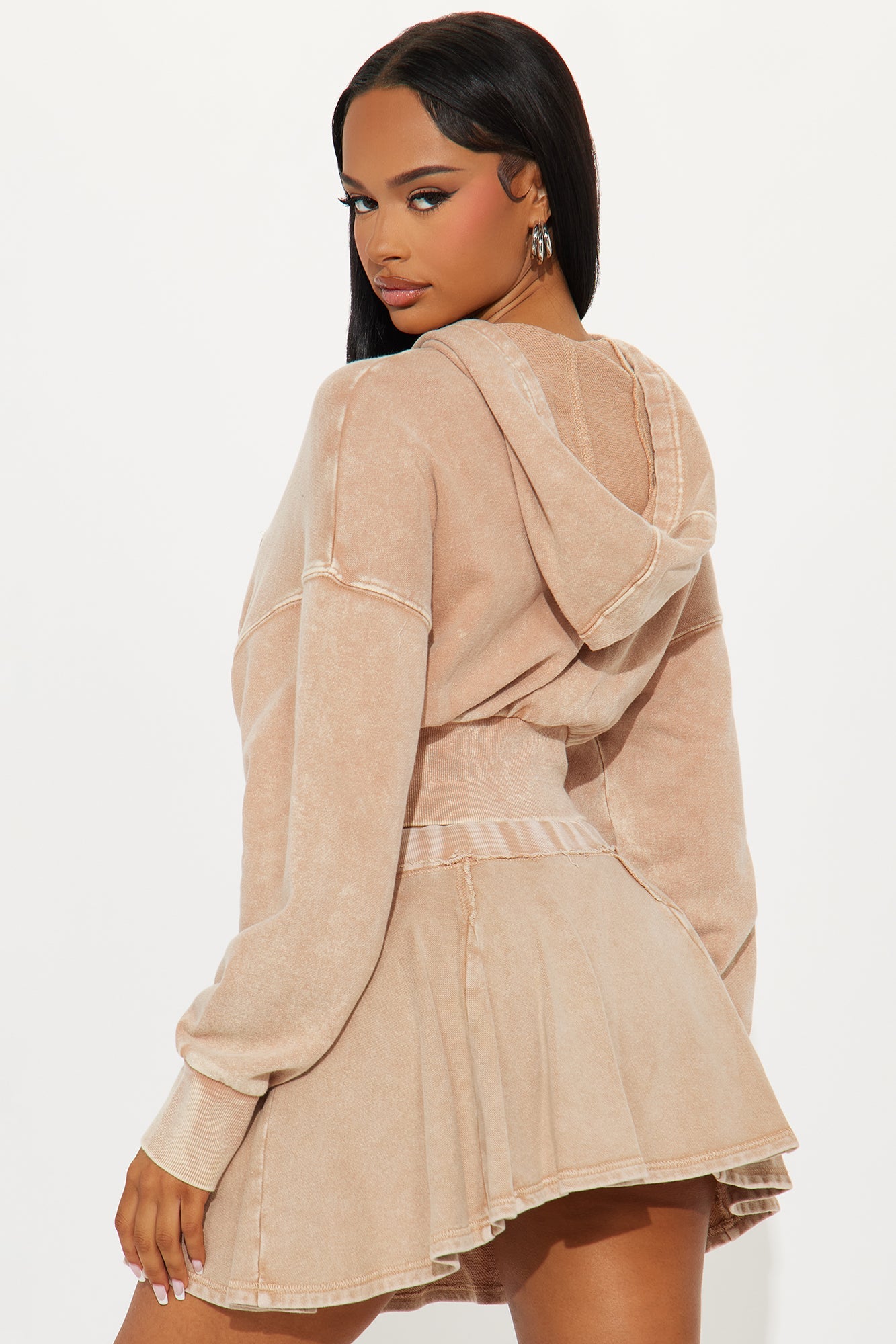 https://cdn.shopify.com/s/files/1/0293/9277/files/02-03-25_S5_23_DZ25A427_Taupe_KP_IM_11-12-21_0028.jpg?v=1738690485