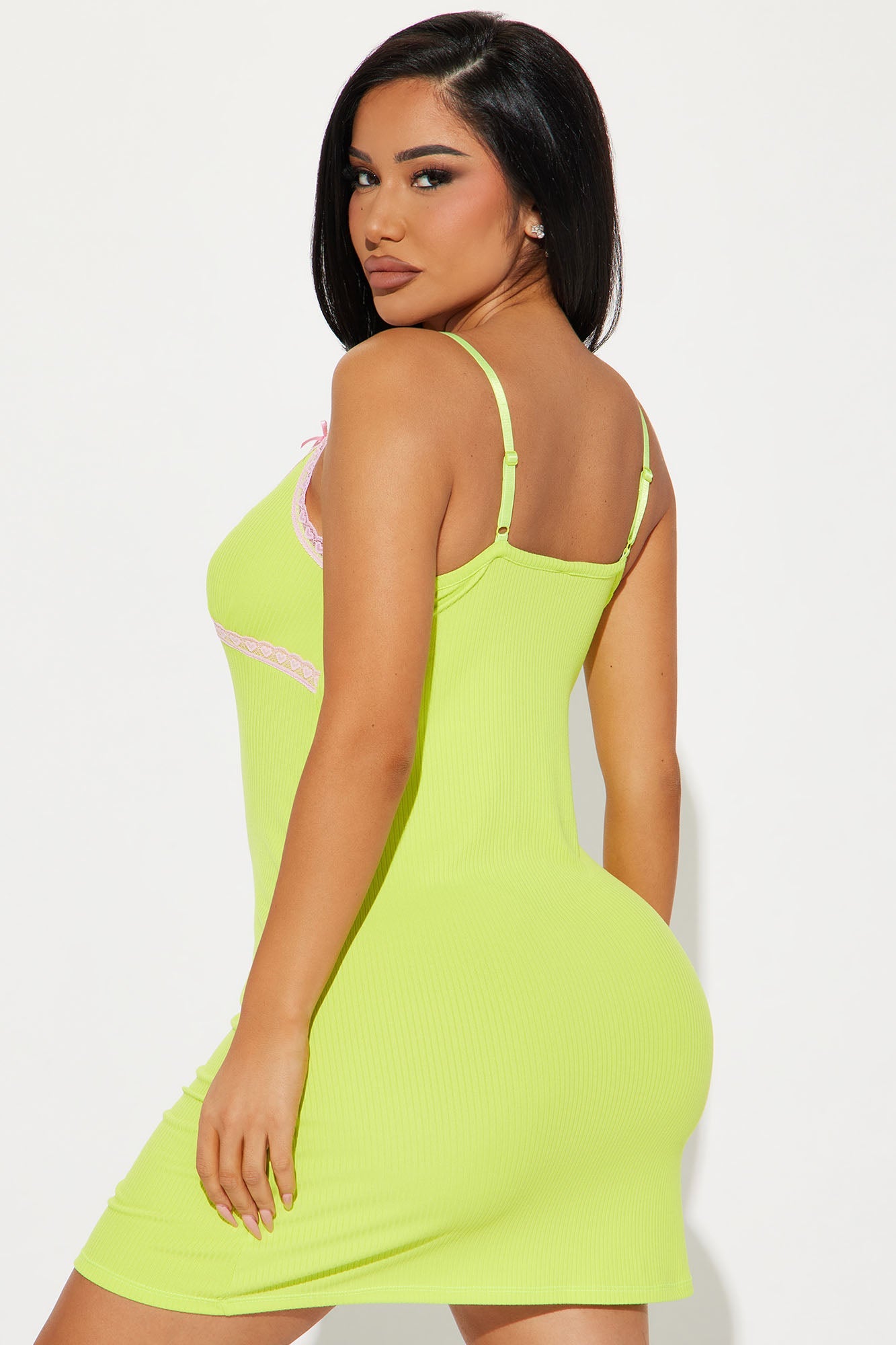 https://cdn.shopify.com/s/files/1/0293/9277/files/03-14-24_S3_21_FN7016_Lime_RA_JW_13-51-01_7446_PXF_MH.jpg?v=1711129454
