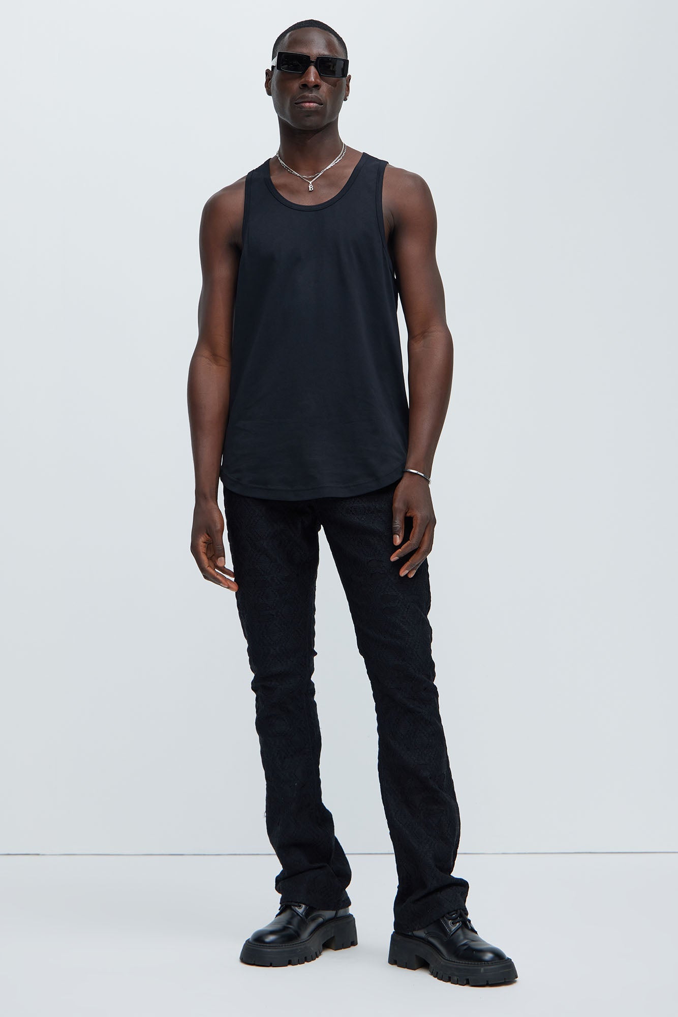 https://cdn.shopify.com/s/files/1/0293/9277/files/04-04-24_S7_74_SCTANK_Black_P_KF_DJ_14-20-17_64335_BH.jpg?v=1712703209