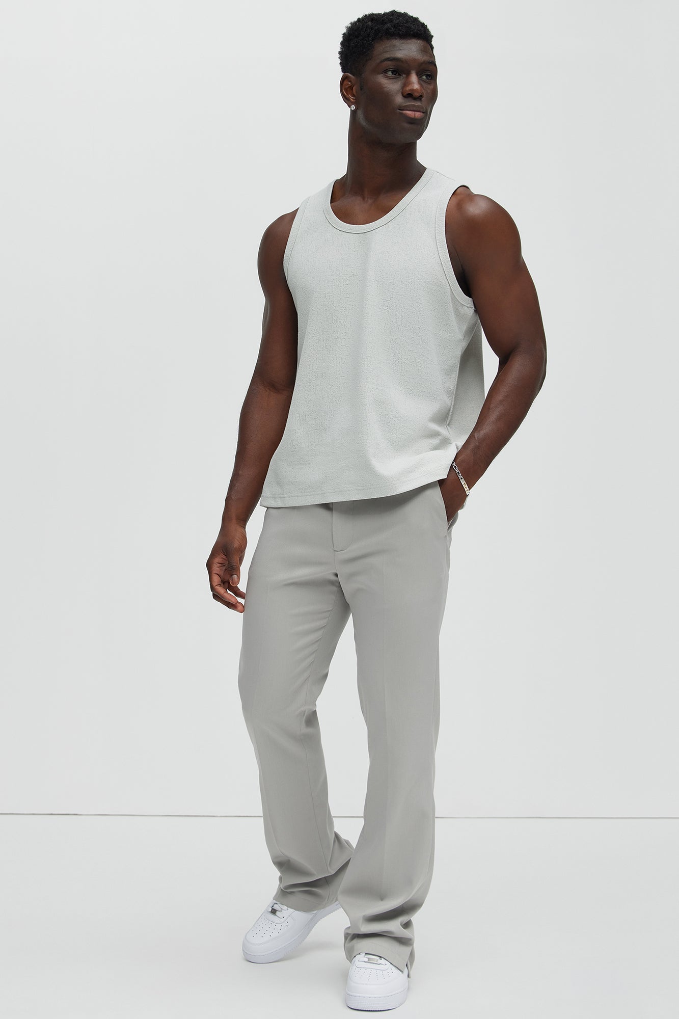 https://cdn.shopify.com/s/files/1/0293/9277/files/05-13-24_S7_47_ZDF01K420052_Grey_ID_DJ_15-13-28_93090_PXF.jpg?v=1715894004