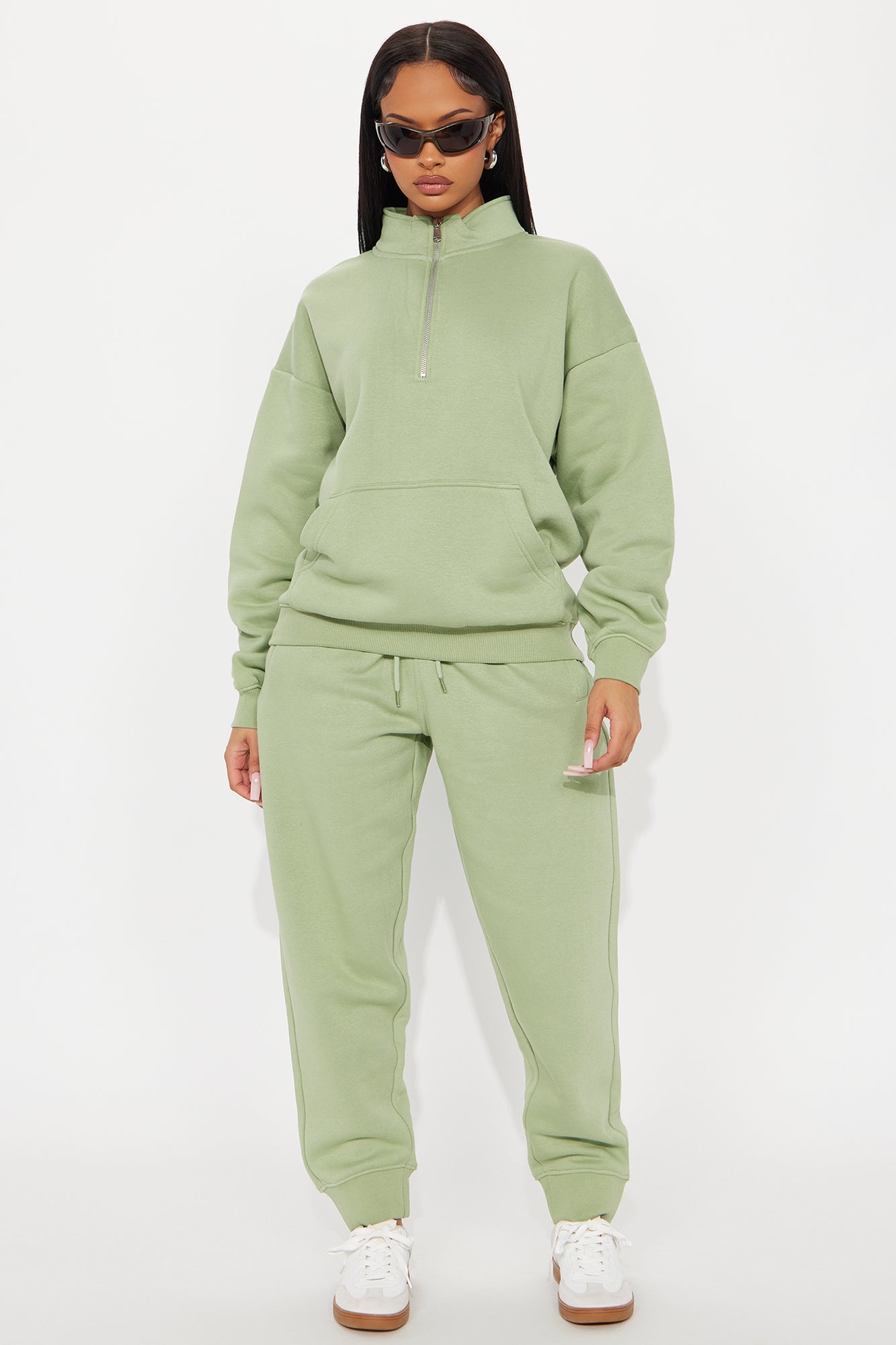 https://cdn.shopify.com/s/files/1/0293/9277/files/07-24-25_S2_49_123QUARTERZIP_Sage_JZ_SS_15-27-46_13688_PXF_97b4311e-6a6d-4bff-afa3-e96b71040e1f.jpg?v=1753551476