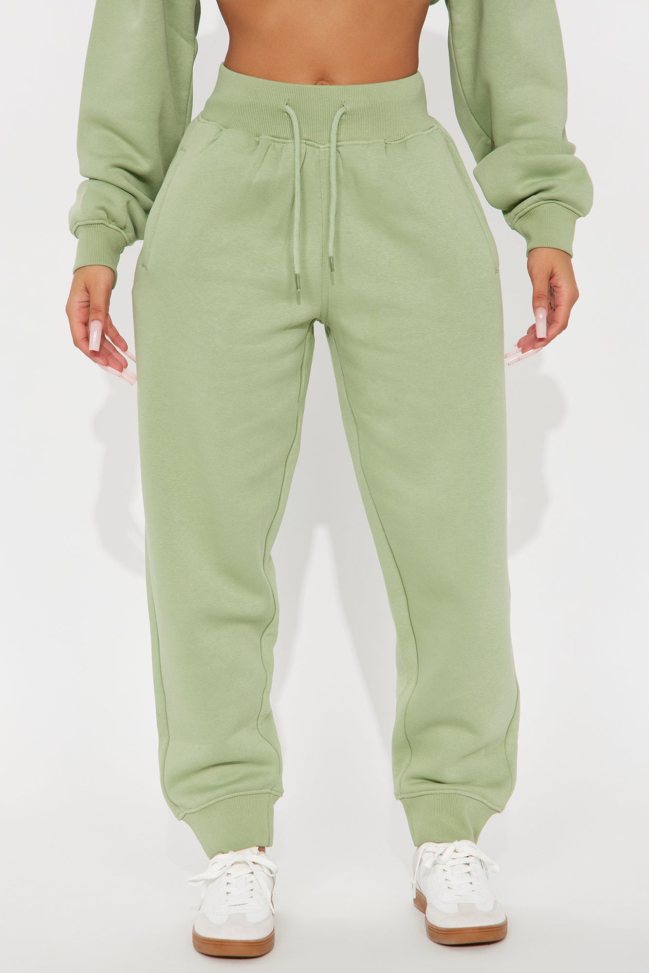 https://cdn.shopify.com/s/files/1/0293/9277/files/07-24-25_S2_49_123QUARTERZIP_Sage_JZ_SS_15-28-45_13700_PXF.jpg?v=1753551476