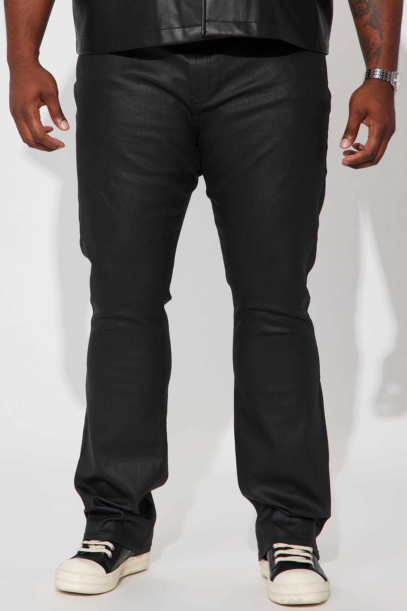 https://cdn.shopify.com/s/files/1/0293/9277/files/07-28-23Studio7_RA_DJ_2-11PM_65_M5616T_Black_28985_PLUS_DQ.jpg?v=1691006074