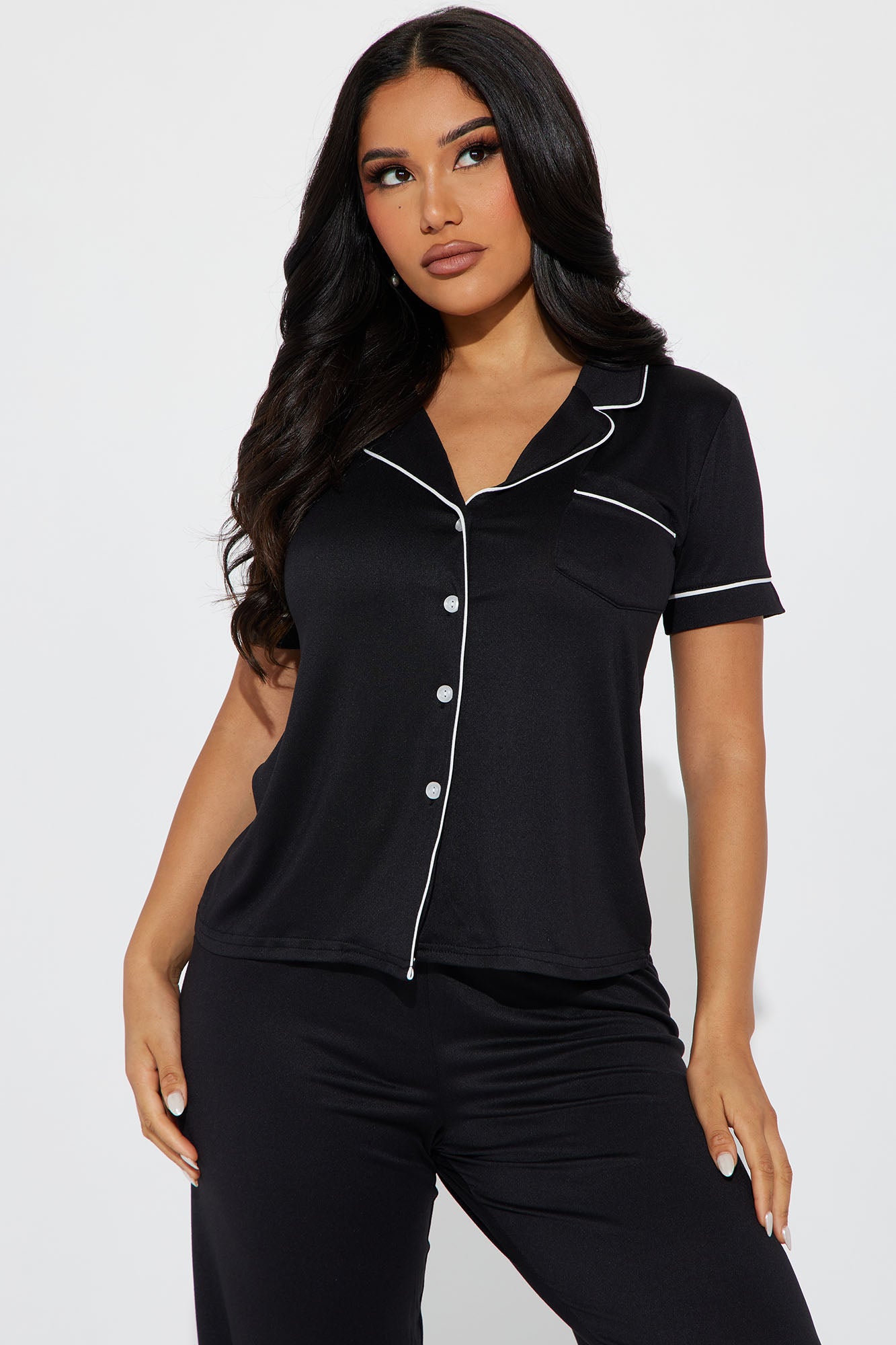 https://cdn.shopify.com/s/files/1/0293/9277/files/08-11-23Studio3_TK_MR_10-46-46_26_SA2071PS_Black_10572_SG.jpg?v=1692314902