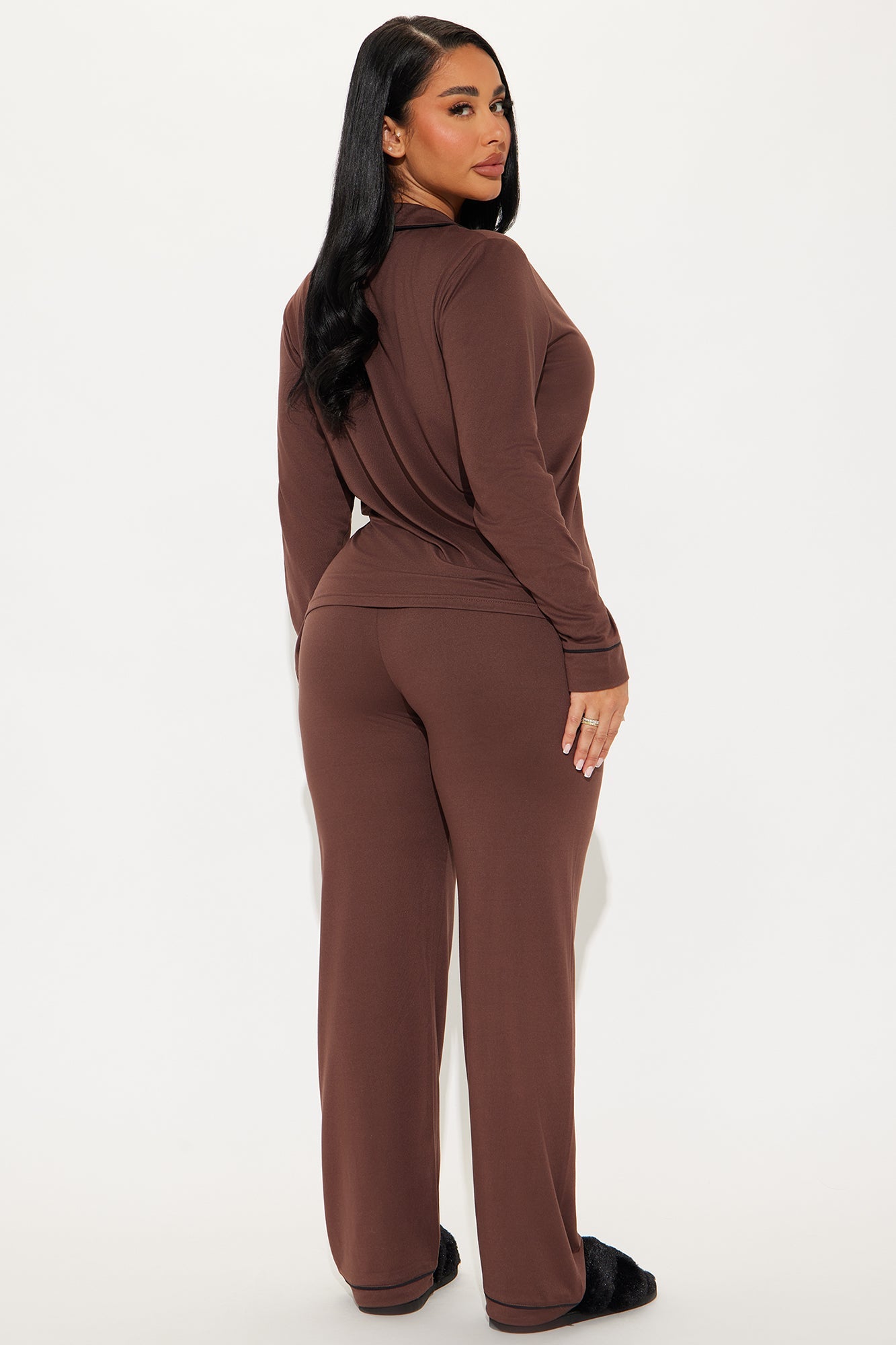 https://cdn.shopify.com/s/files/1/0293/9277/files/08-26-24_S3_39_EN3031PS_Chocolate_KJ_AP_14-40-29_56874_PXF.jpg?v=1724790363