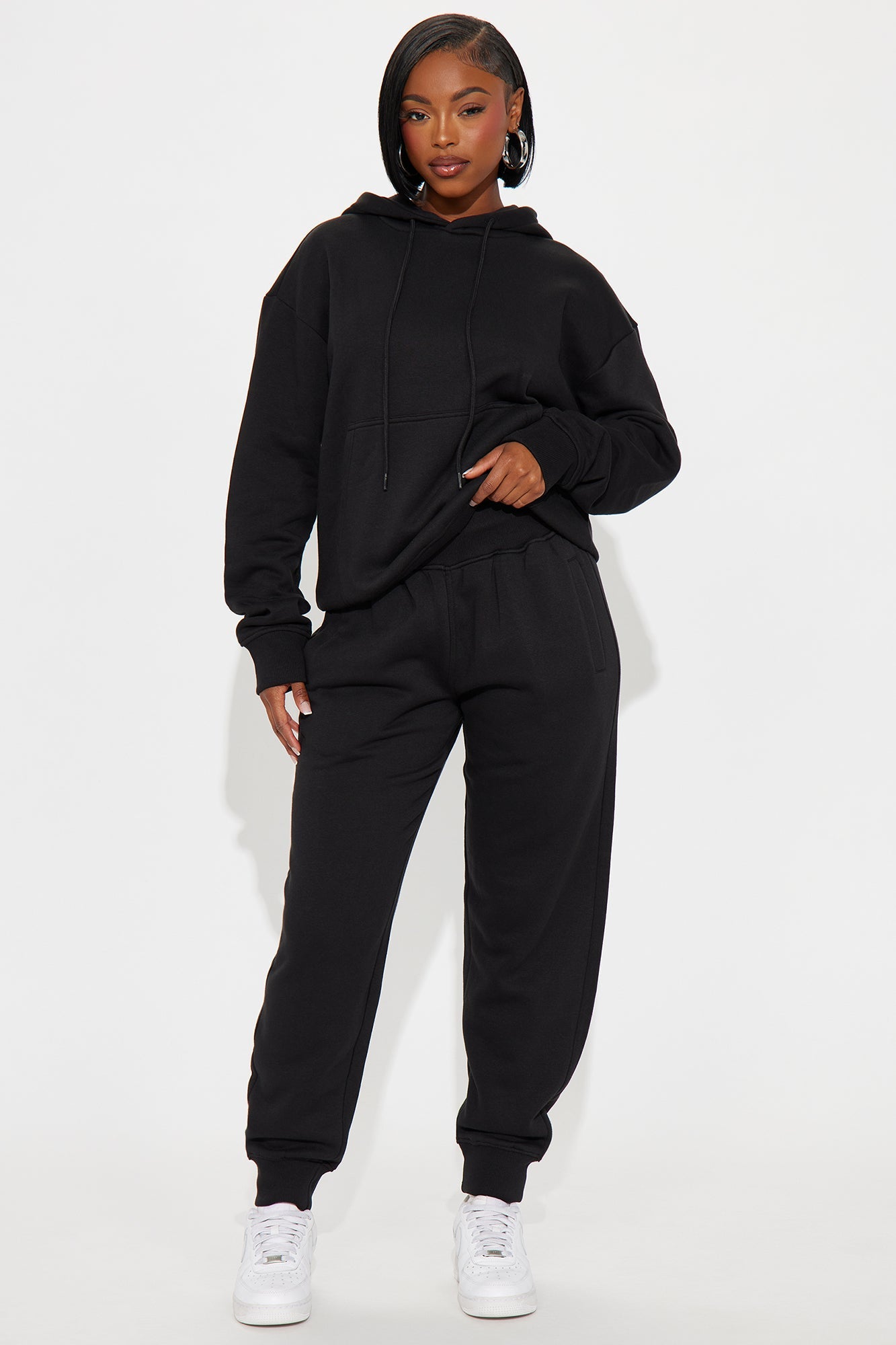https://cdn.shopify.com/s/files/1/0293/9277/files/08-27-25_S6_63_123JOGGER_Black_ZSR_KP_JW_15-13-24_145418_PXF.jpg?v=1756413205