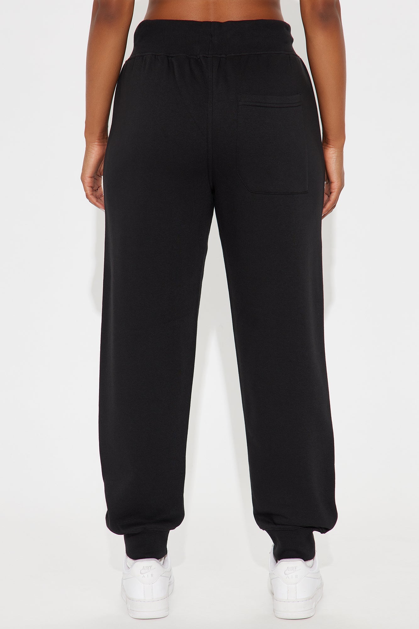 https://cdn.shopify.com/s/files/1/0293/9277/files/08-27-25_S6_63_123JOGGER_Black_ZSR_KP_JW_15-14-39_145425_PXF.jpg?v=1756413198