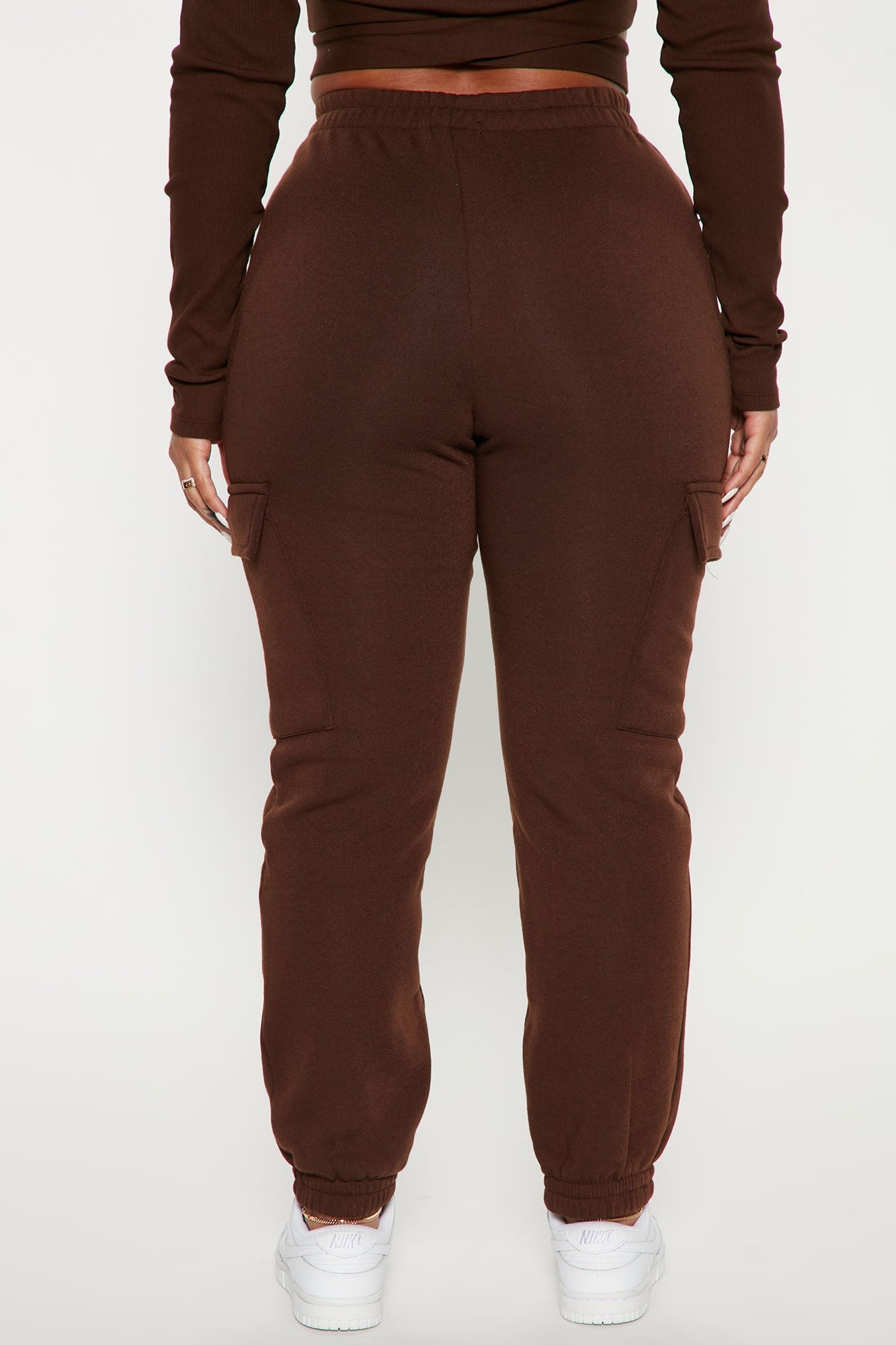 https://cdn.shopify.com/s/files/1/0293/9277/products/08-30-22Studio4_DD_DJ_15-09-28_59_BBJN107_Chocolate_8718_EH.jpg?v=1661967415