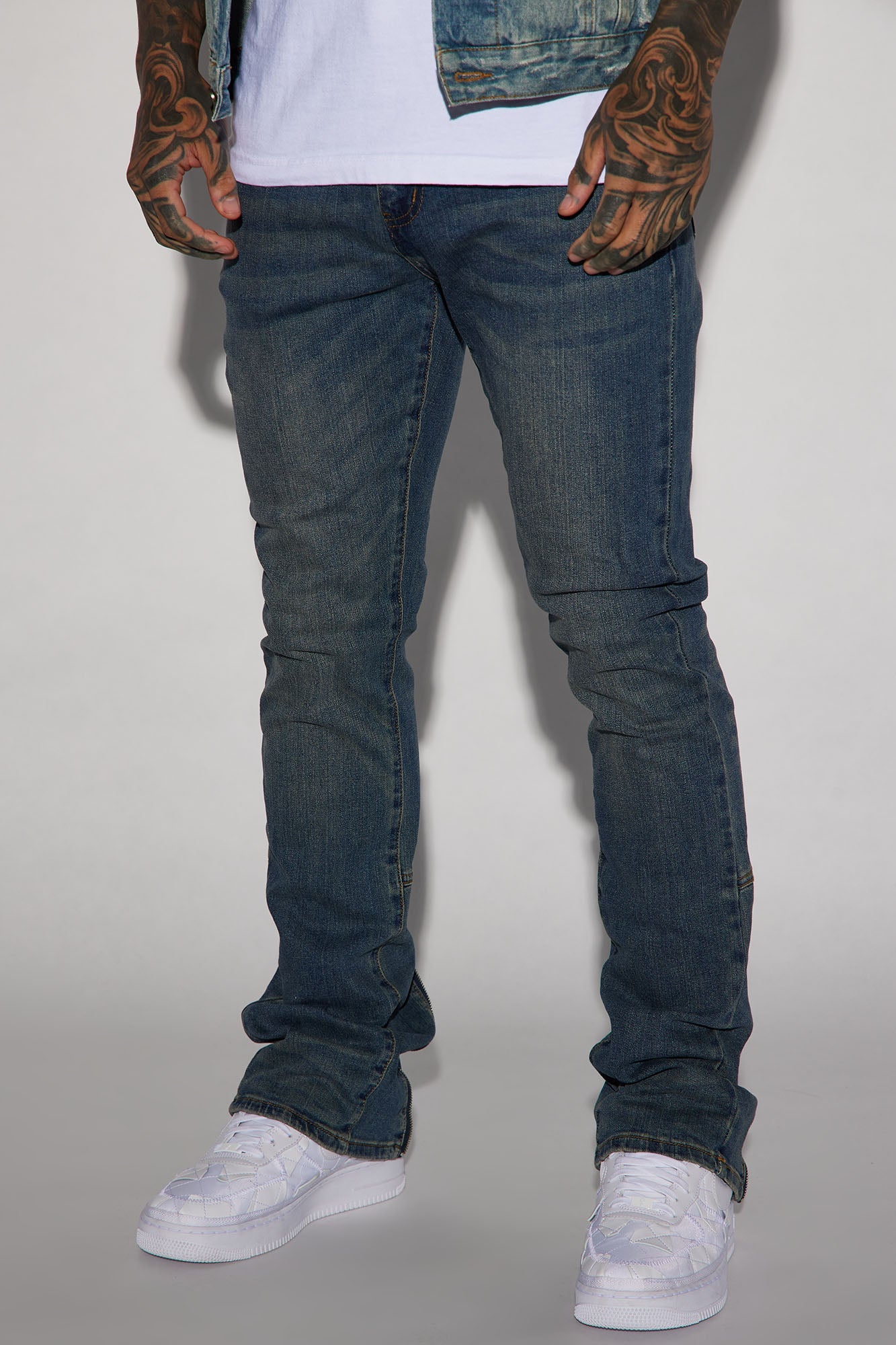 https://cdn.shopify.com/s/files/1/0293/9277/files/09-20-23Studio7_CC_DJ_15-13-13_73_ZDF01D320003_VintageBlueWash_P_49007_MP.jpg?v=1695843513