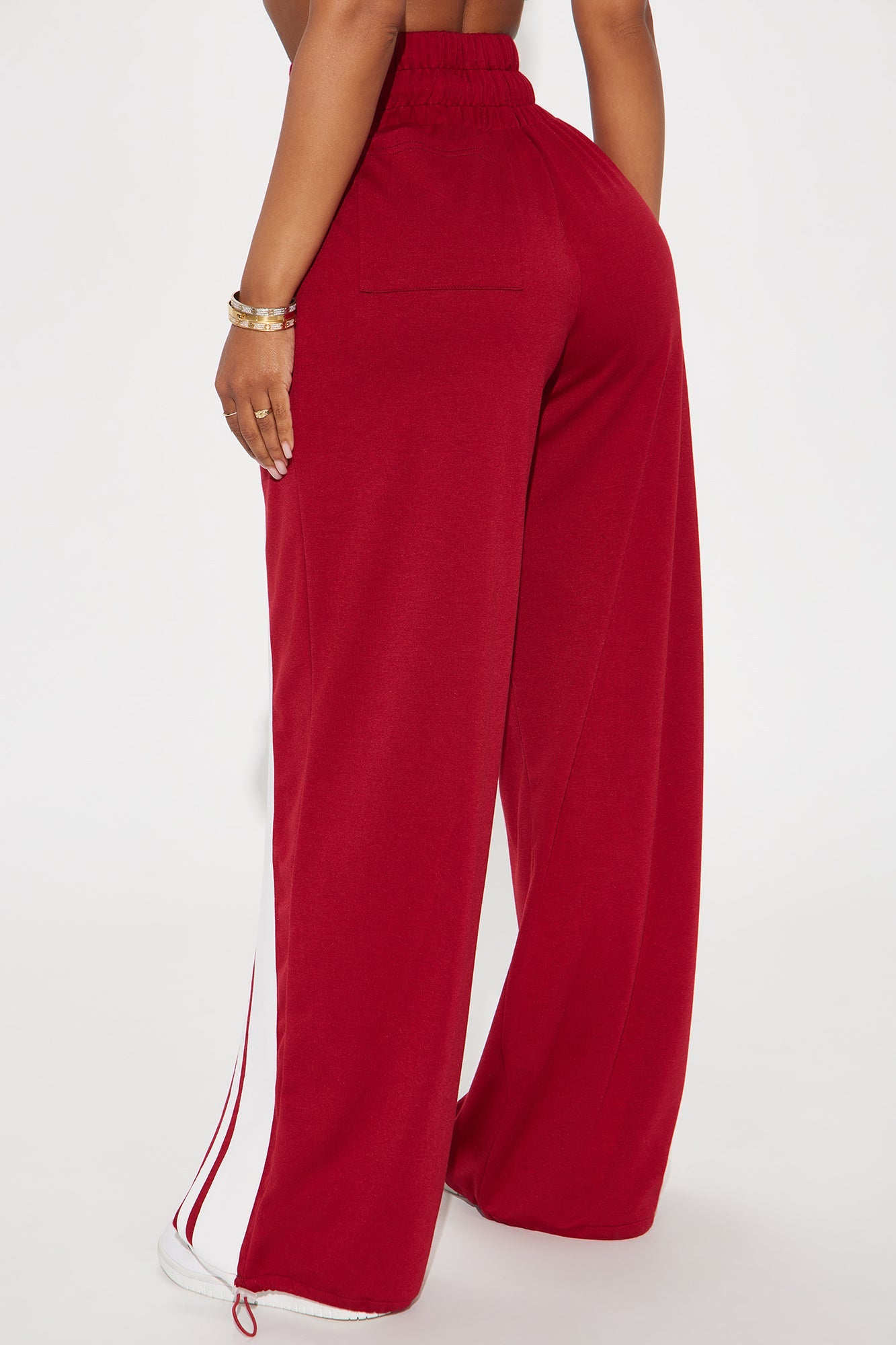 https://cdn.shopify.com/s/files/1/0293/9277/files/10-28-24_S2_19_24GWQ33980_Burgundy_HY_AC_14-31-13_16972_PXF.jpg?v=1730221475