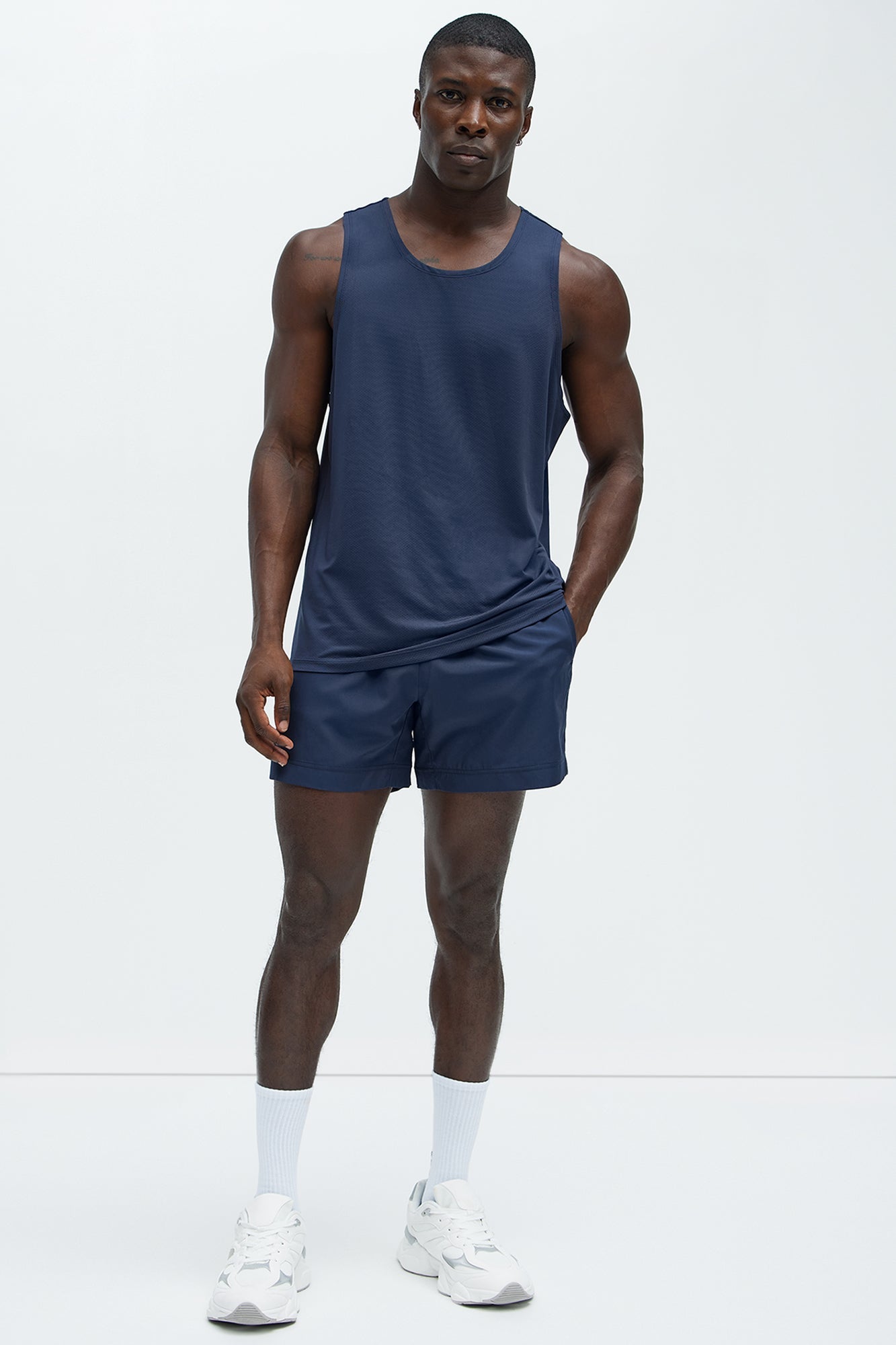 https://cdn.shopify.com/s/files/1/0293/9277/files/11-25-24_S7_13_LC23000889_Navy_CZ_DJ_10-18-11_47991_PXF.jpg?v=1732656886