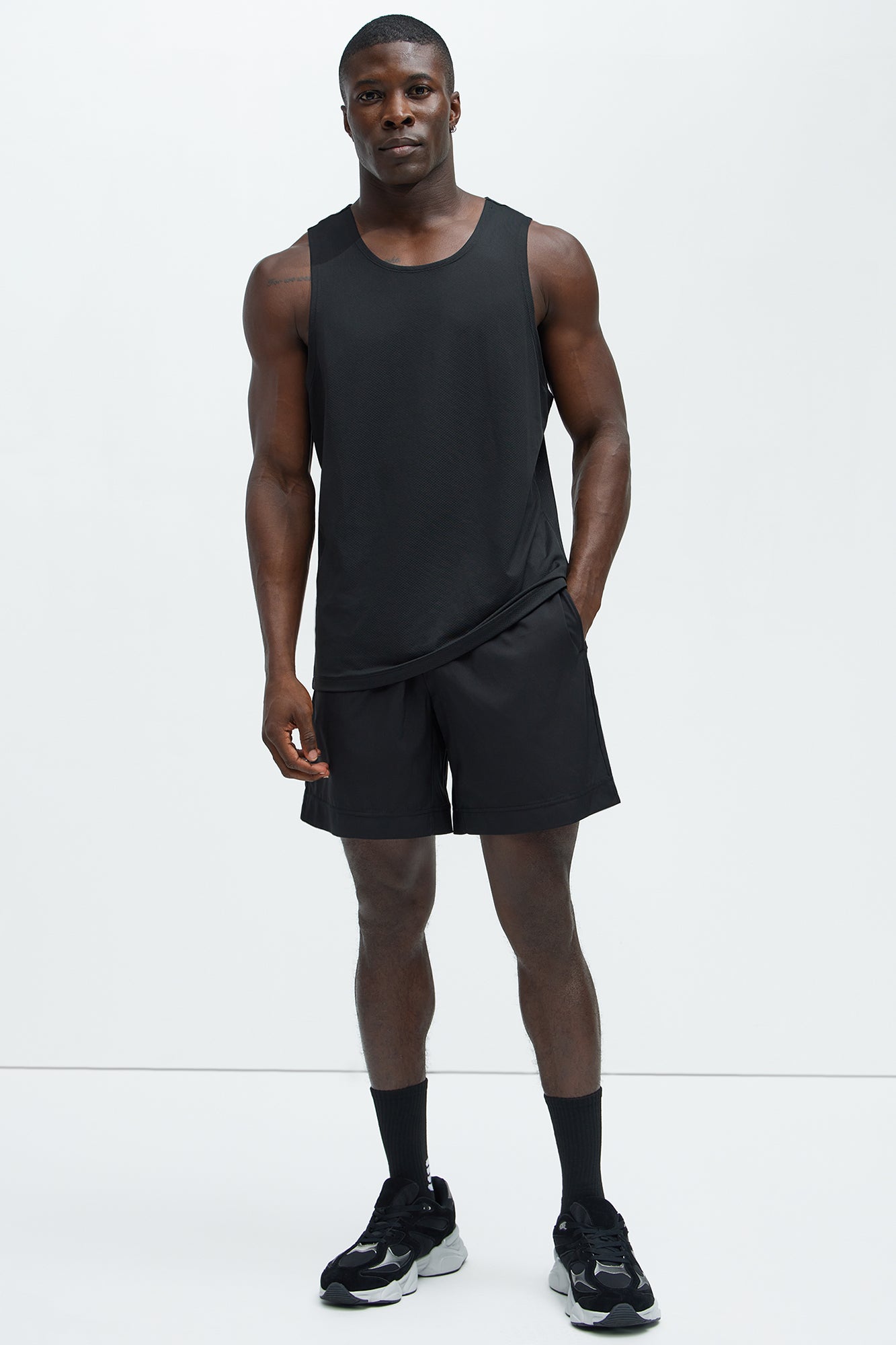 https://cdn.shopify.com/s/files/1/0293/9277/files/11-25-24_S7_26_LC23000889_Black_P_CZ_DJ_10-51-33_48223_PXF.jpg?v=1732660284
