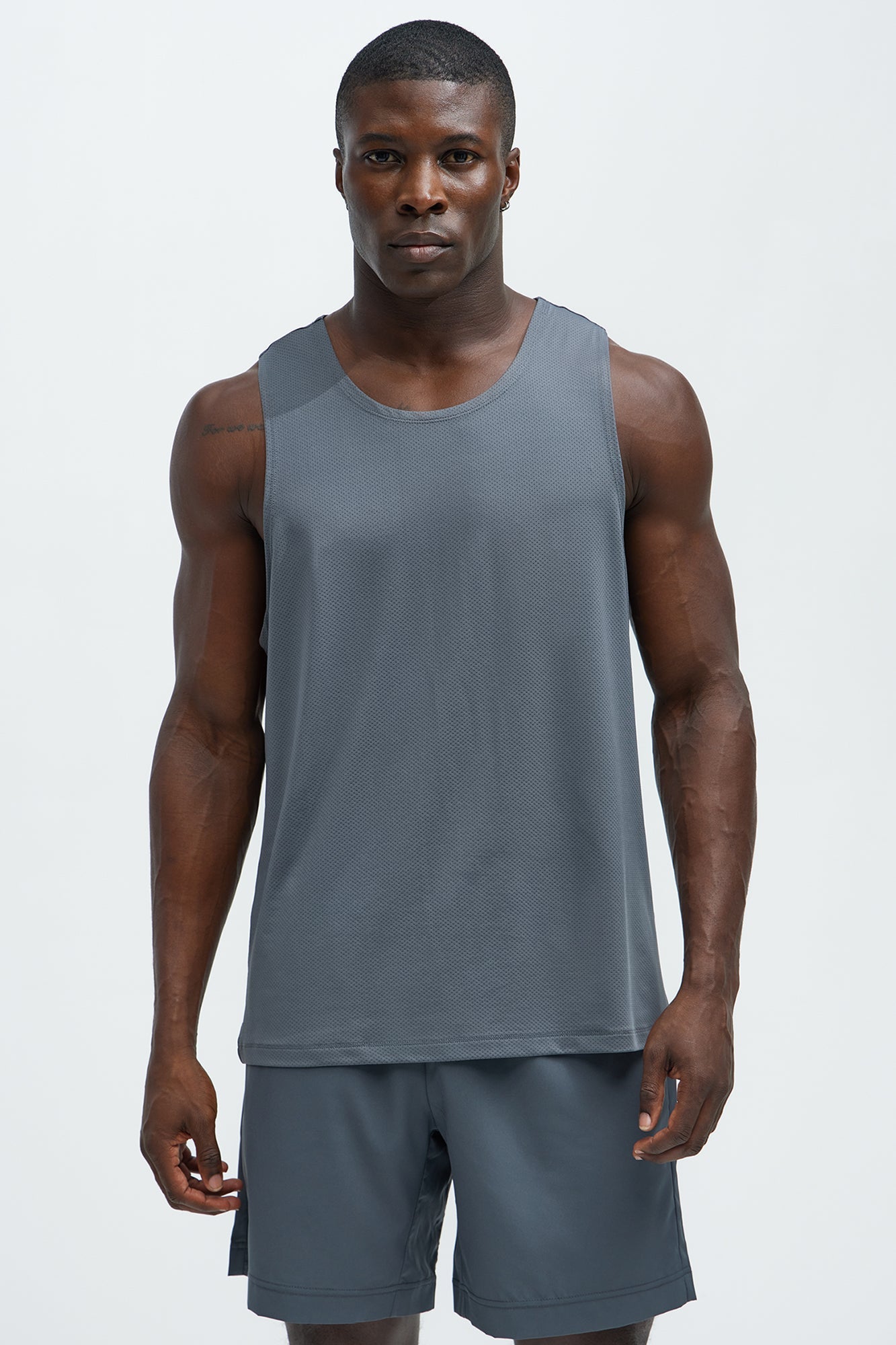 https://cdn.shopify.com/s/files/1/0293/9277/files/11-25-24_S7_6_LC23000889_Charcoal_CZ_DJ_10-00-49_47865_PXF.jpg?v=1732655904