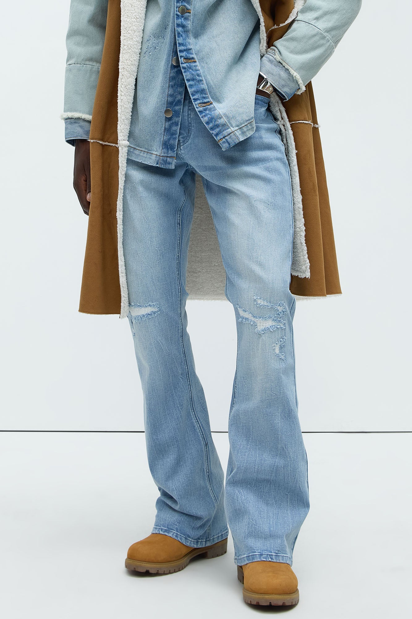 https://cdn.shopify.com/s/files/1/0293/9277/files/01-03-25_S7_7_ZDF01D510019_LightBlueWash_CZ_DJ_09-04-07_64331_CM.jpg?v=1736875043