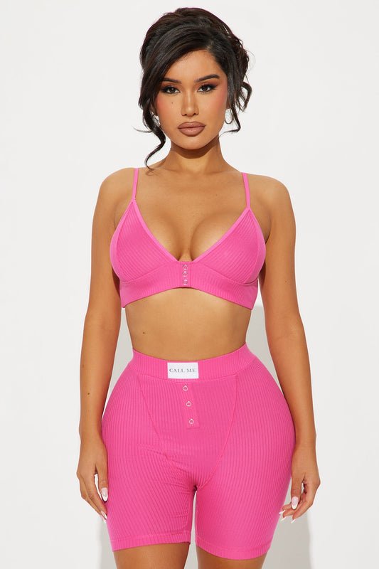 https://cdn.shopify.com/s/files/1/0293/9277/files/01-10-25_S3_50_FNSS8018_HotPink_P_TK_AP_13-22-00_13018_PXF.jpg?v=1736658965