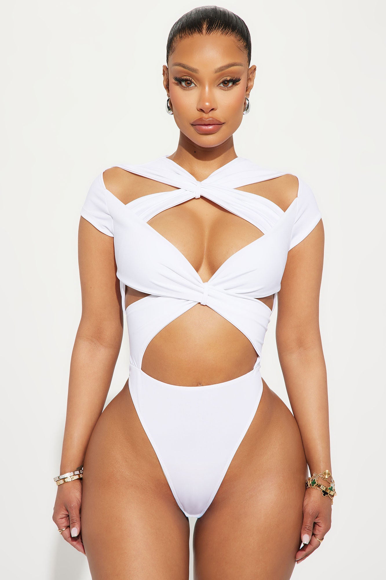 https://cdn.shopify.com/s/files/1/0293/9277/files/02-02-24_S2_16_HKT24238_White_KJ_RL_15-12-14_6154_PXF_ES.jpg?v=1707159408