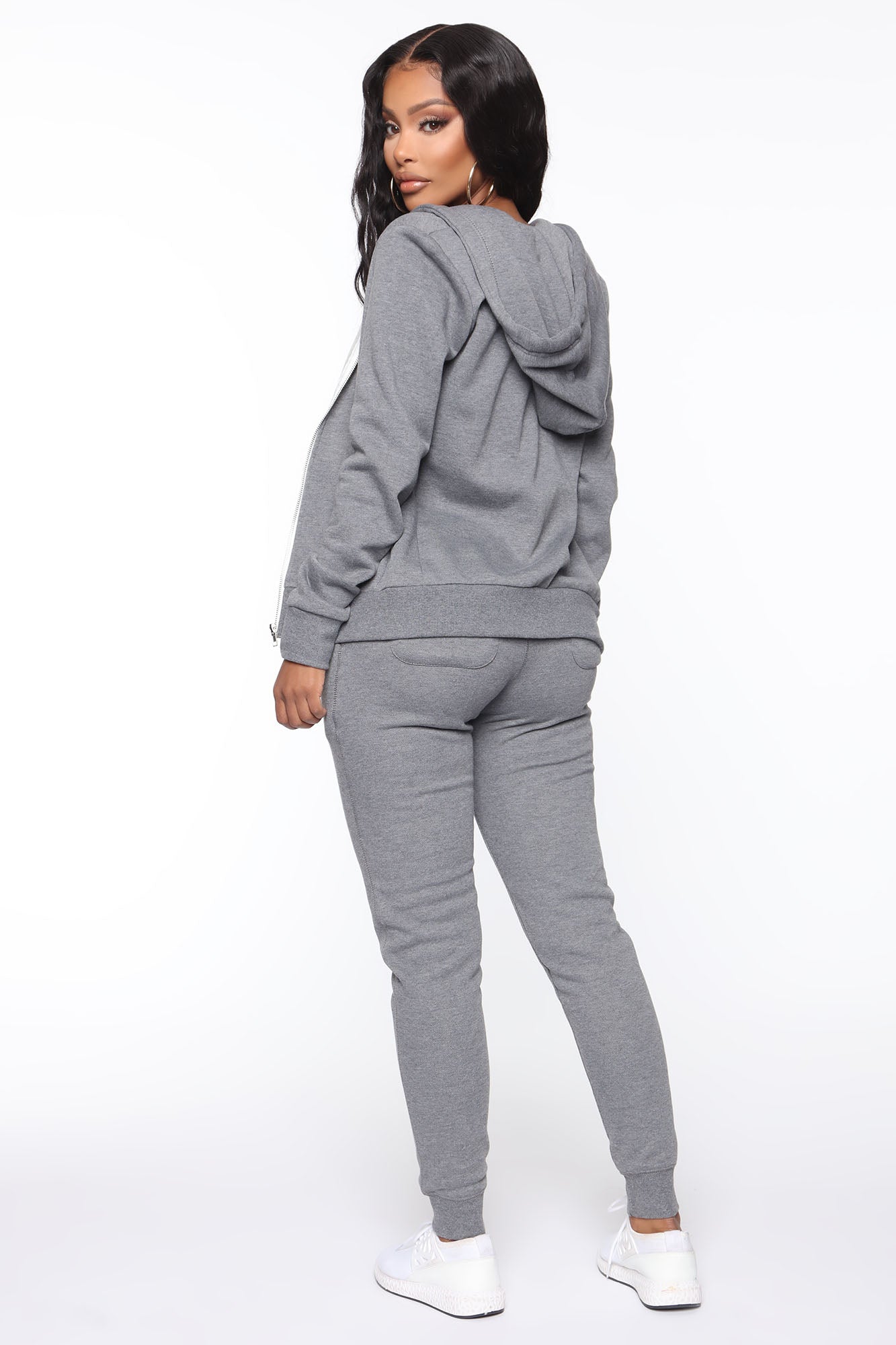 https://cdn.shopify.com/s/files/1/0293/9277/products/02-26-20_Studio_1_JP_OM_11-13-01_5__J415_HeatherGrey_3690_NT.jpg?v=1601675922
