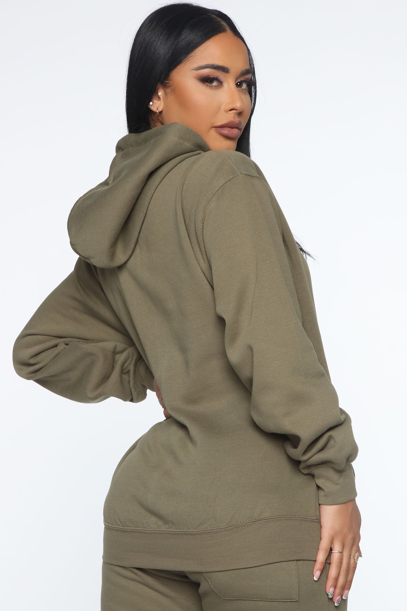 https://cdn.shopify.com/s/files/1/0293/9277/products/02-27-20_Studio_3_JP_LE_19-06-16_78__WMKT40418_Olive_P_0030_EH.jpg?v=1583188441