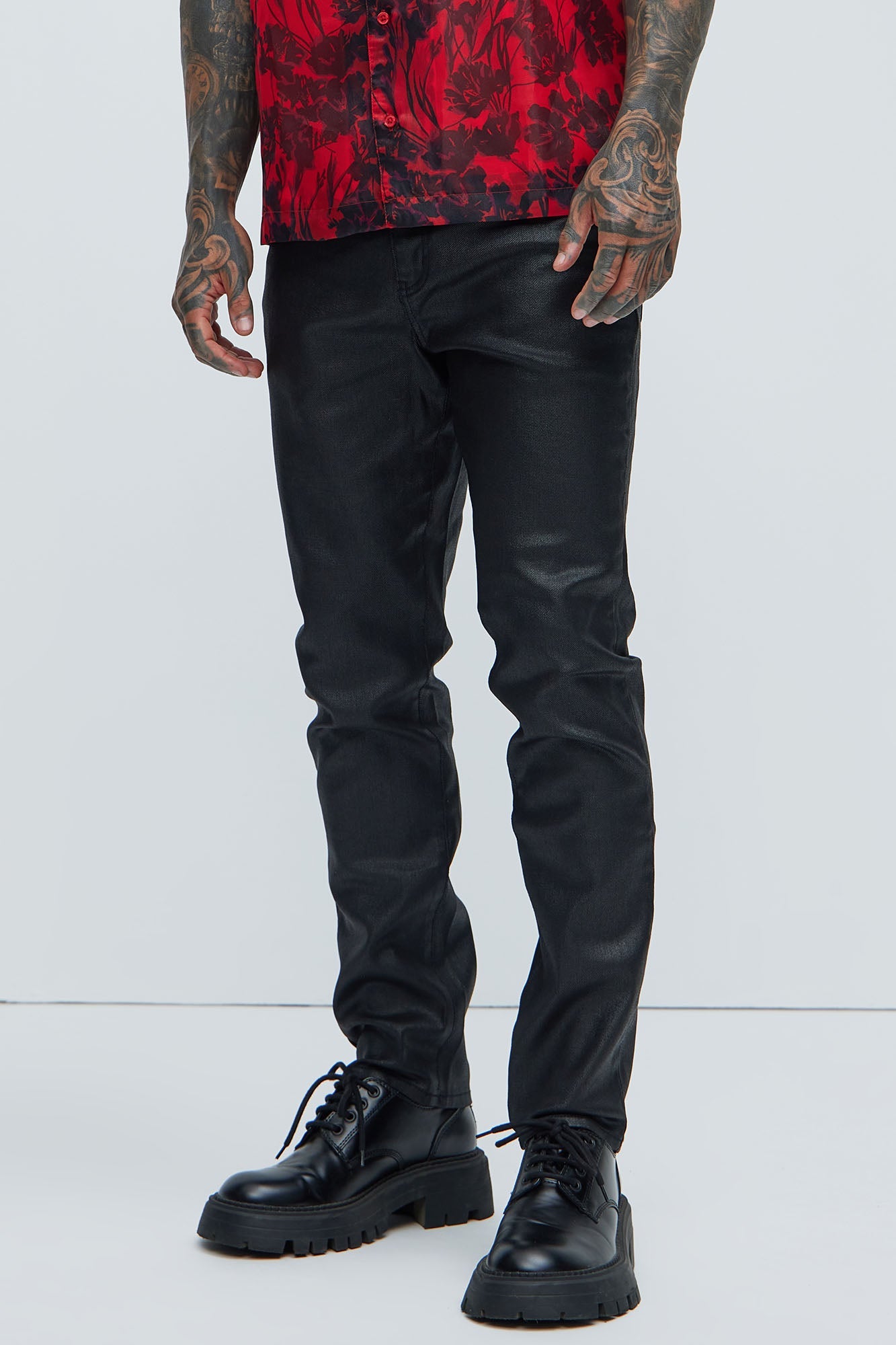 https://cdn.shopify.com/s/files/1/0293/9277/files/04-09-24_S7_67_AW101814P_Black_P_CZ_DJ_13-40-41_42015_CM.jpg?v=1735672148