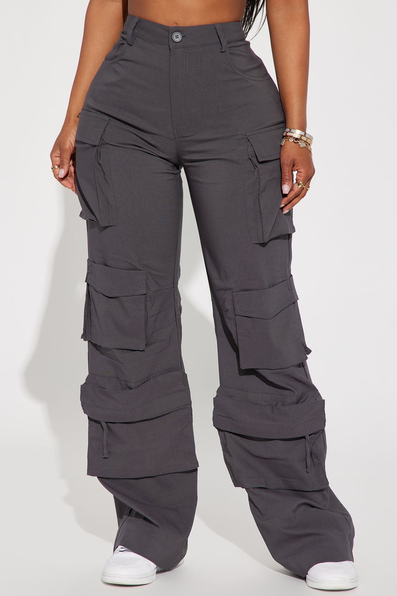 https://cdn.shopify.com/s/files/1/0293/9277/products/04-19-23Studio2_KJ_RL_15-20-00_52_LP11028BFN_Charcoal_17417_SG.jpg?v=1682113894