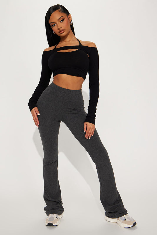 https://cdn.shopify.com/s/files/1/0293/9277/files/04-20-23Studio5_RA_PC_11-22-37_17_73625TA_Charcoal_18062_EH.jpg?v=1682358269