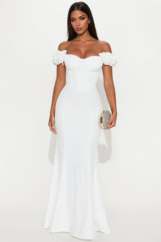 https://cdn.shopify.com/s/files/1/0293/9277/files/04-24-25_S5_33_D8425CQ_White_RK_DO_11-59-53_16649_CM-Amira_EH_MH.jpg?v=1747154828