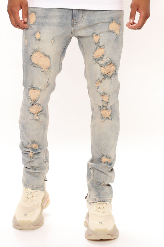 https://cdn.shopify.com/s/files/1/0293/9277/products/04-26-22Studio1_RT_DJ_11-42-00_41_KND4300_LightBlueWash_15674_EH.jpg?v=1651087705