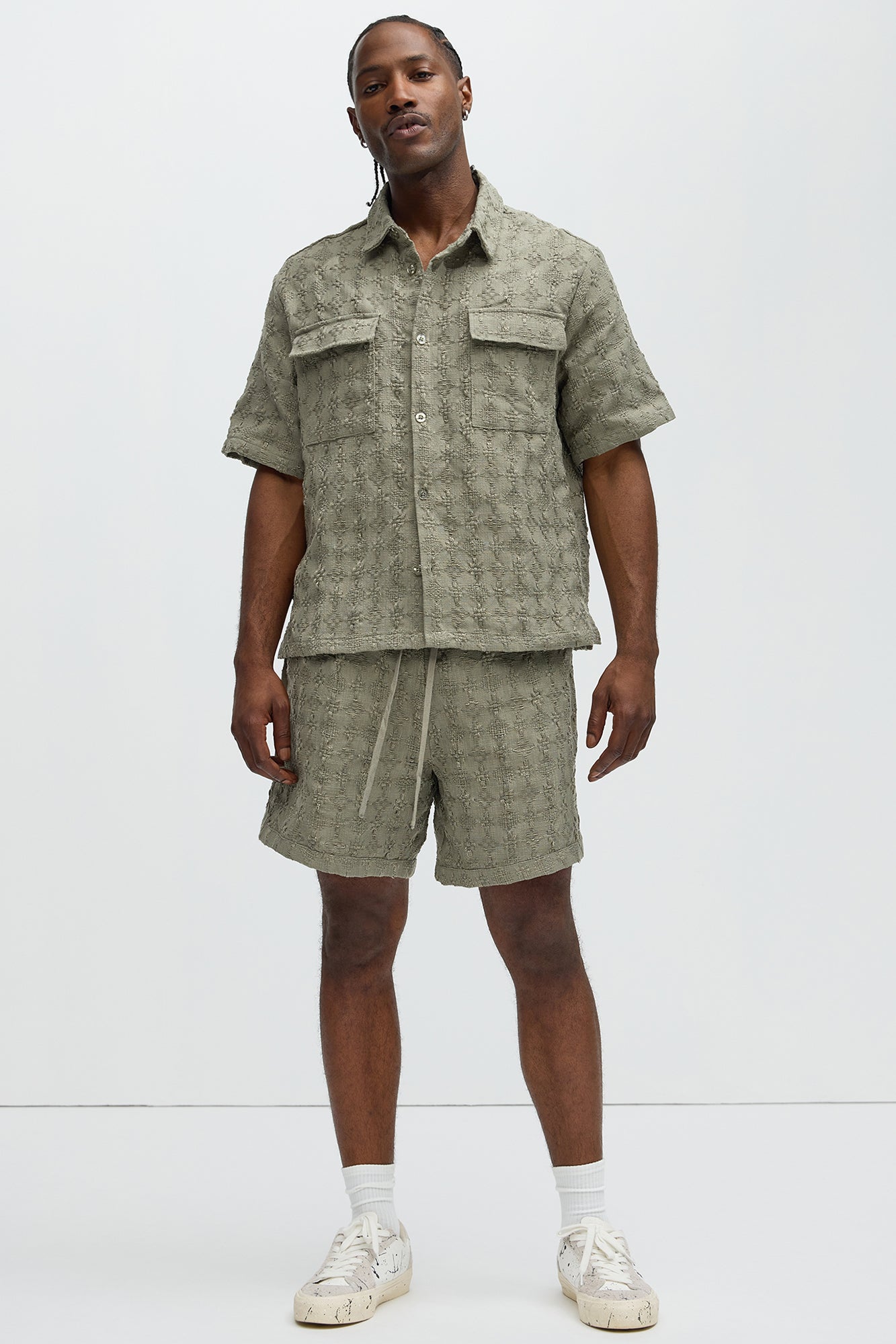 https://cdn.shopify.com/s/files/1/0293/9277/files/04-26-24_S7_45_ZDF01V420021_Olive_KF_DJ_11-06-04_80486_PXF.jpg?v=1714498235