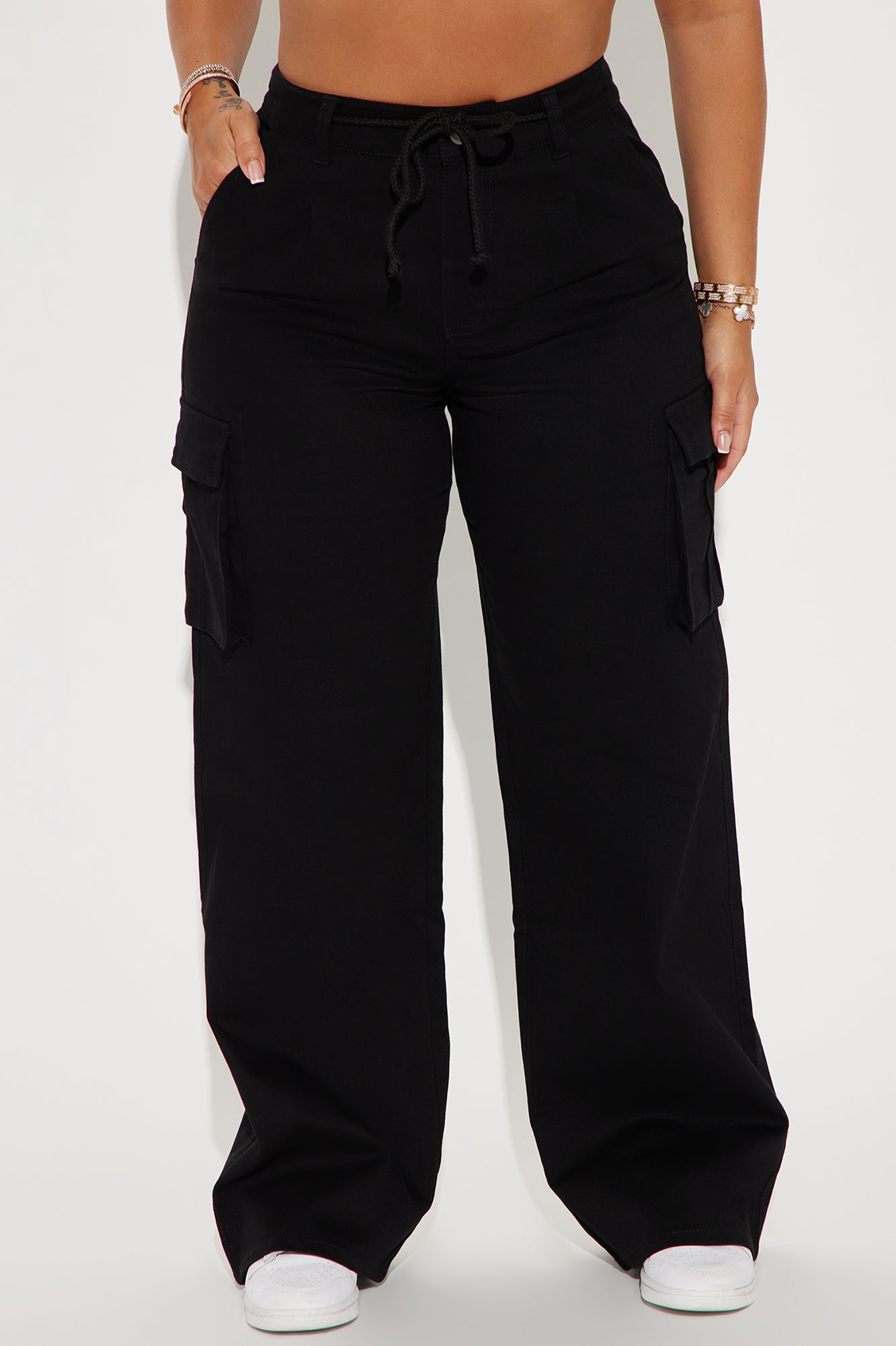https://cdn.shopify.com/s/files/1/0293/9277/files/05-23-24_S1_65_RJH30544_Black_KS_AC_15-06-36_79799_PXF.jpg?v=1717015666