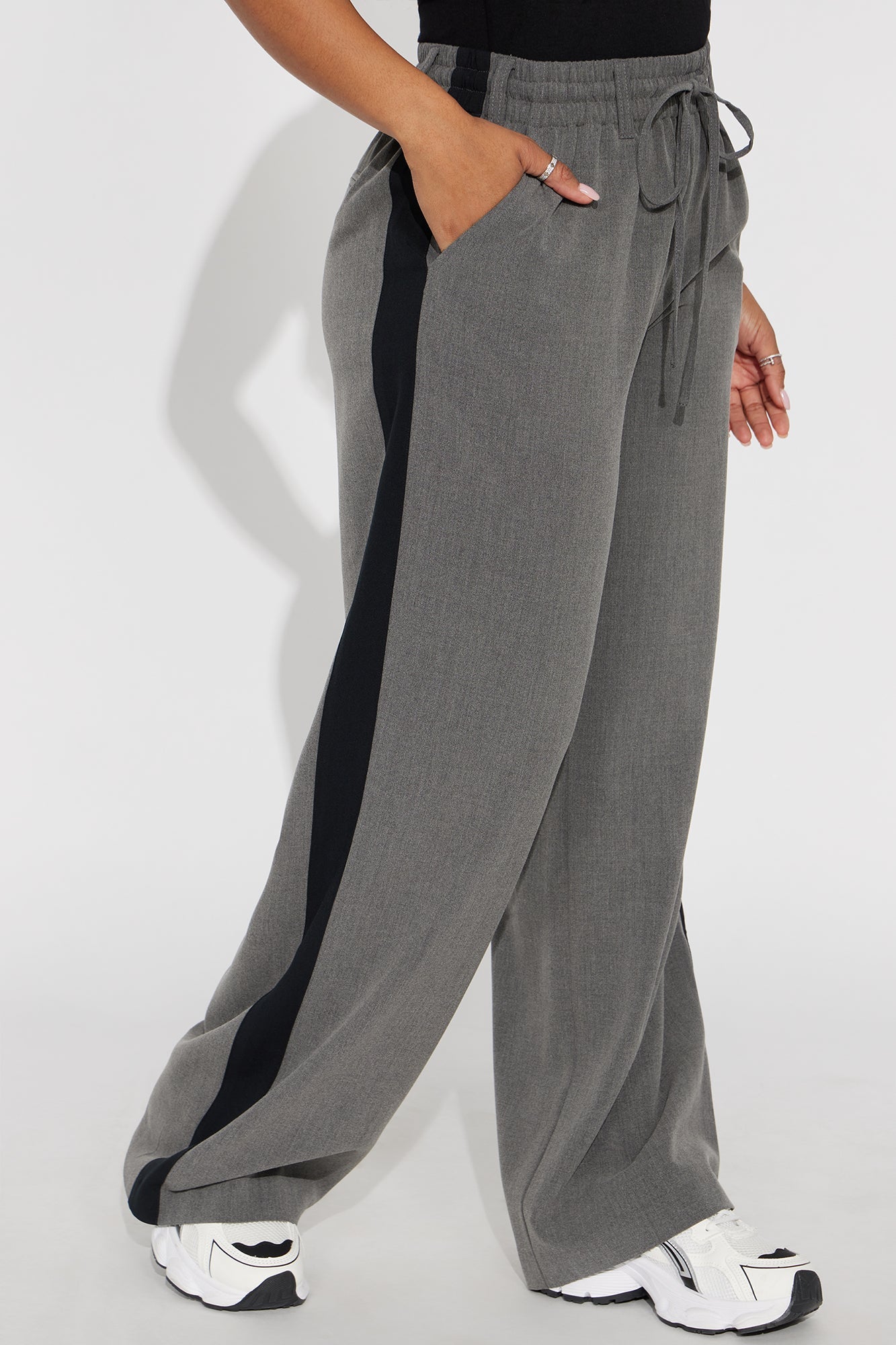 https://cdn.shopify.com/s/files/1/0293/9277/files/05-27-25_S3_45_FN9591STTT_Charcoal_CR_PC_15-56-13_64148_PXF.jpg?v=1748462457