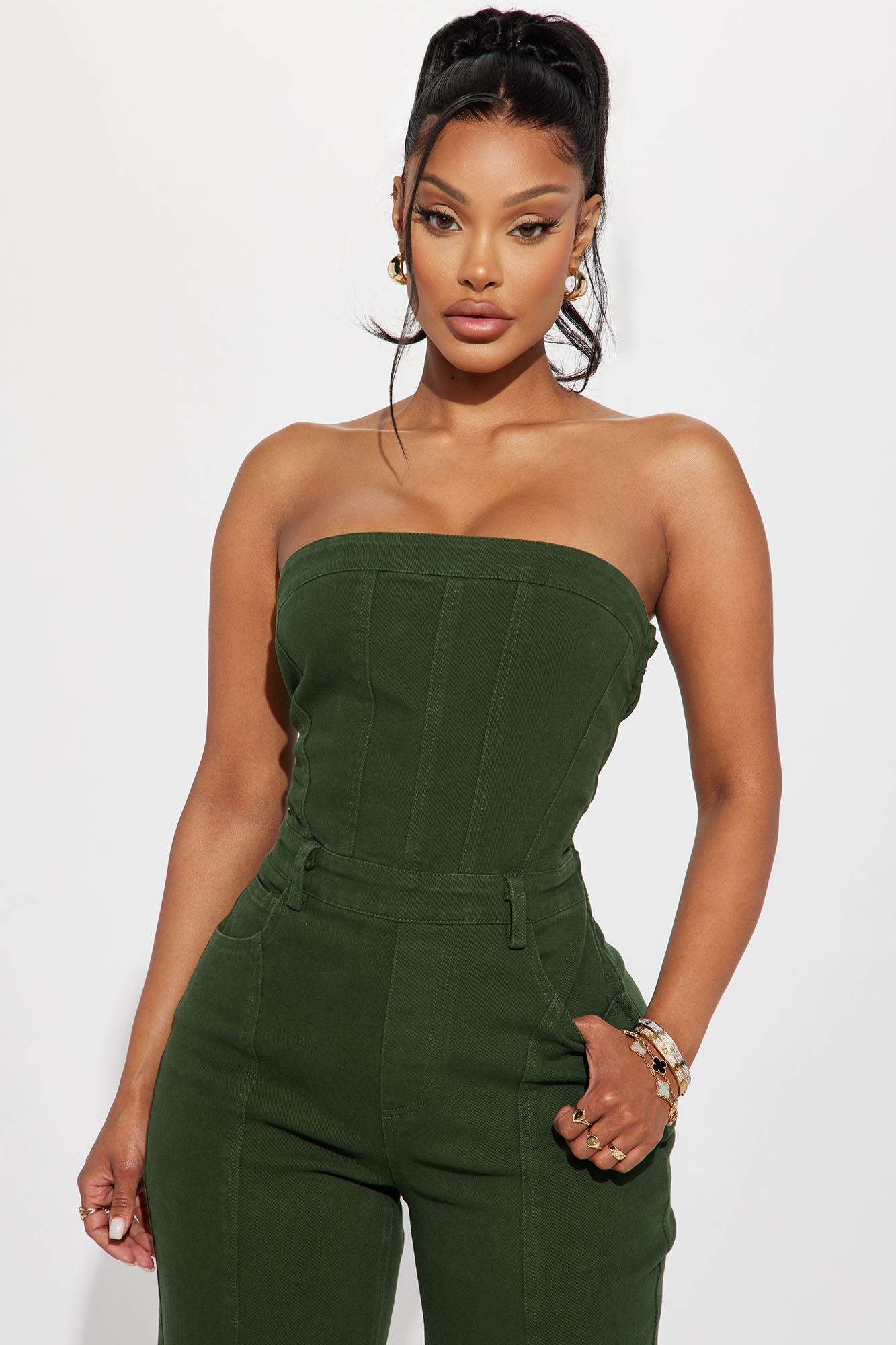 https://cdn.shopify.com/s/files/1/0293/9277/files/05-30-23Studio2_KJ_RL_15-07-26_43_DXR221212_Green_30684_SG.jpg?v=1740418669
