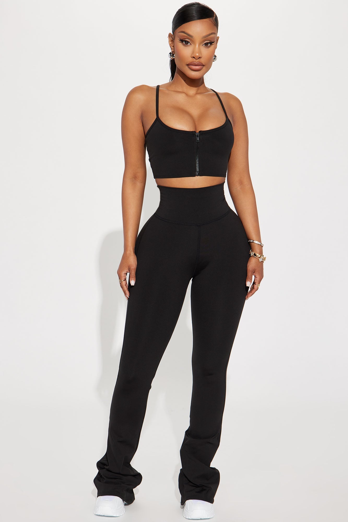 https://cdn.shopify.com/s/files/1/0293/9277/files/05-31-23Studio2_KJ_RL_14-09-59_26_M4890T_Black_31040_DG_dbb3f9d6-0ce4-461f-9158-6f820808739e.jpg?v=1749589106