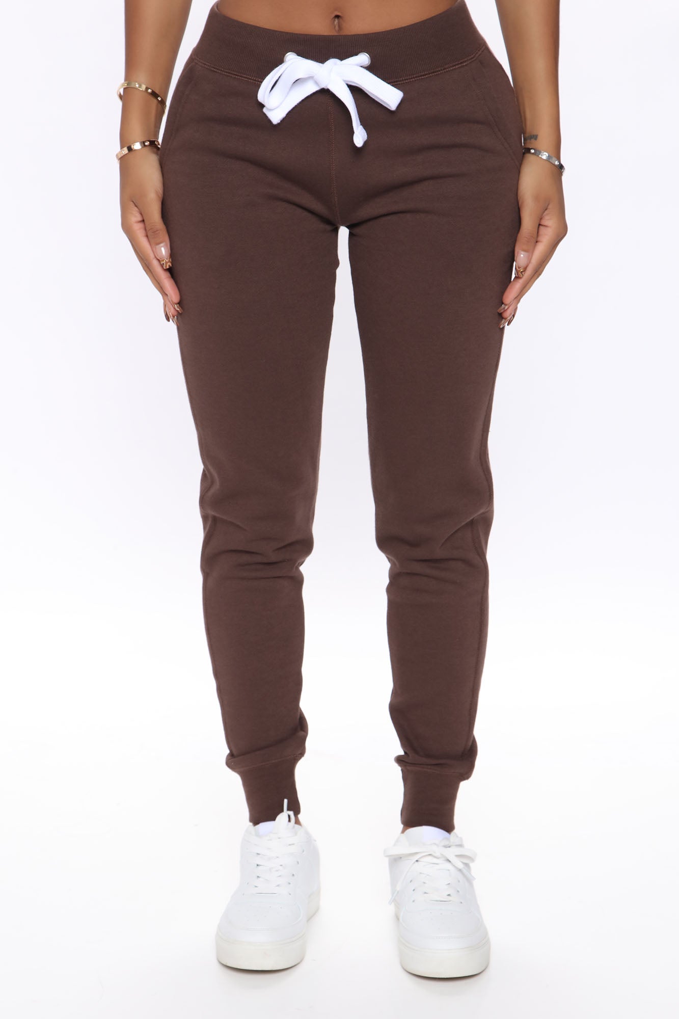 https://cdn.shopify.com/s/files/1/0293/9277/products/06-21-21Studio4_RT_BH_13-37-52_35_P100_Chocolate_2257_KL.jpg?v=1624572531