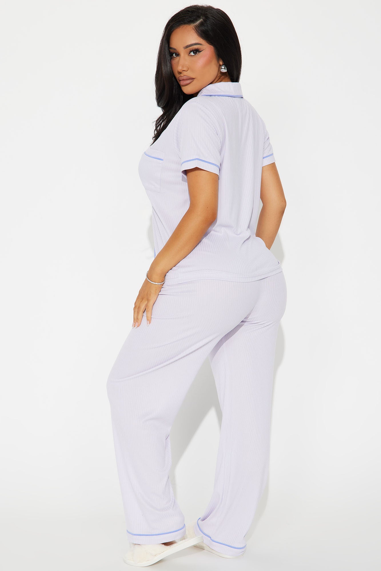 https://cdn.shopify.com/s/files/1/0293/9277/files/07-01-24_S3_20_FN7013_Lavender_ZSR_KS_SS_10-41-10_29674_CM_WG.jpg?v=1720021304
