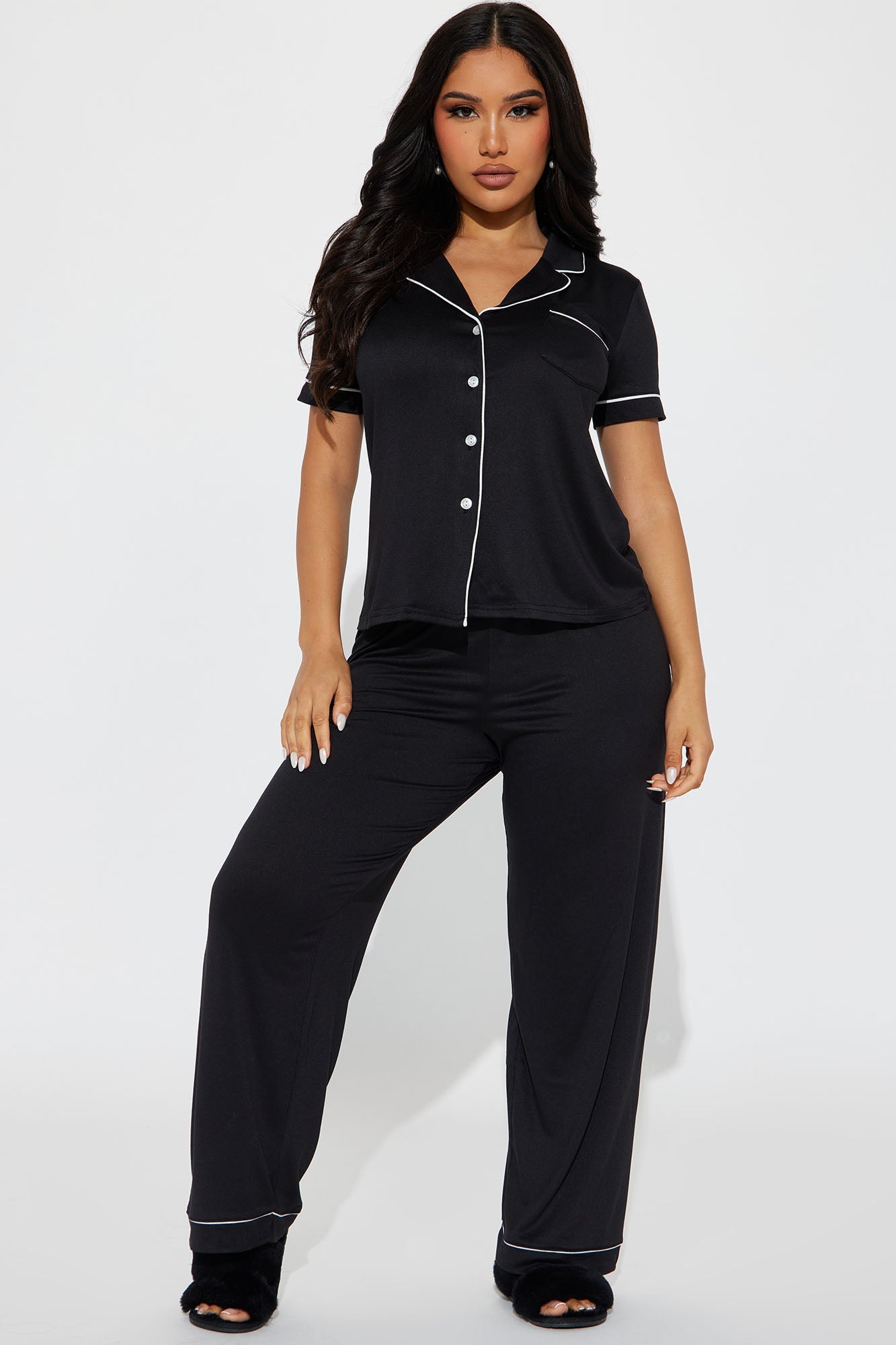 https://cdn.shopify.com/s/files/1/0293/9277/files/08-11-23Studio3_TK_MR_10-46-40_26_SA2071PS_Black_10569_SG.jpg?v=1692314902