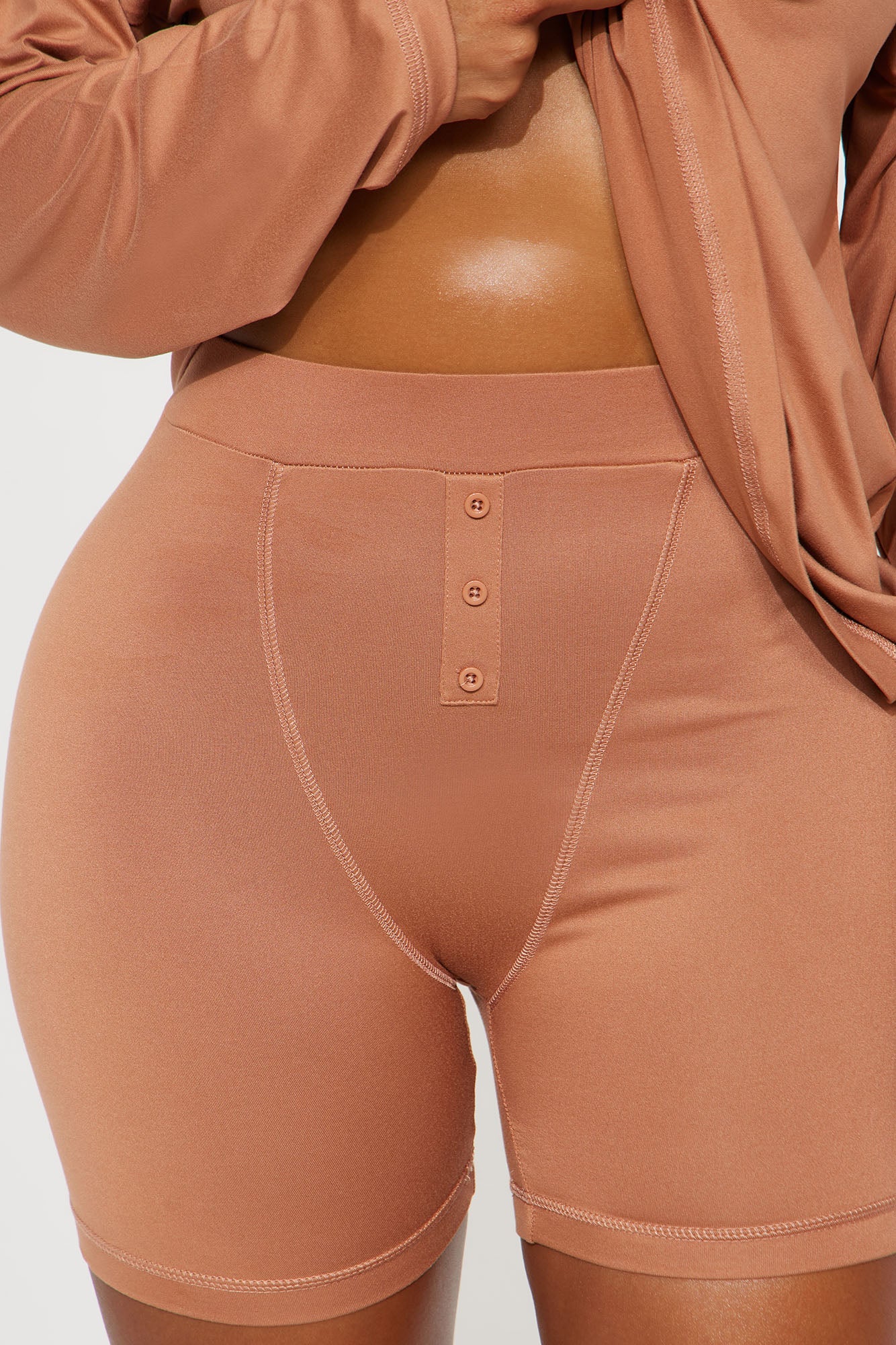 https://cdn.shopify.com/s/files/1/0293/9277/files/08-16-25_S3_8_FN8014_Mocha_ZSR_JG_PC_10-42-00_13709_CM.jpg?v=1755545688