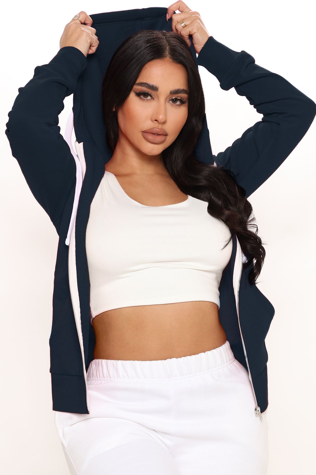 https://cdn.shopify.com/s/files/1/0293/9277/products/08-20-21Studio1_JP_SM_13-09-11_33_J415_Navy_4208_JF.jpg?v=1658435474