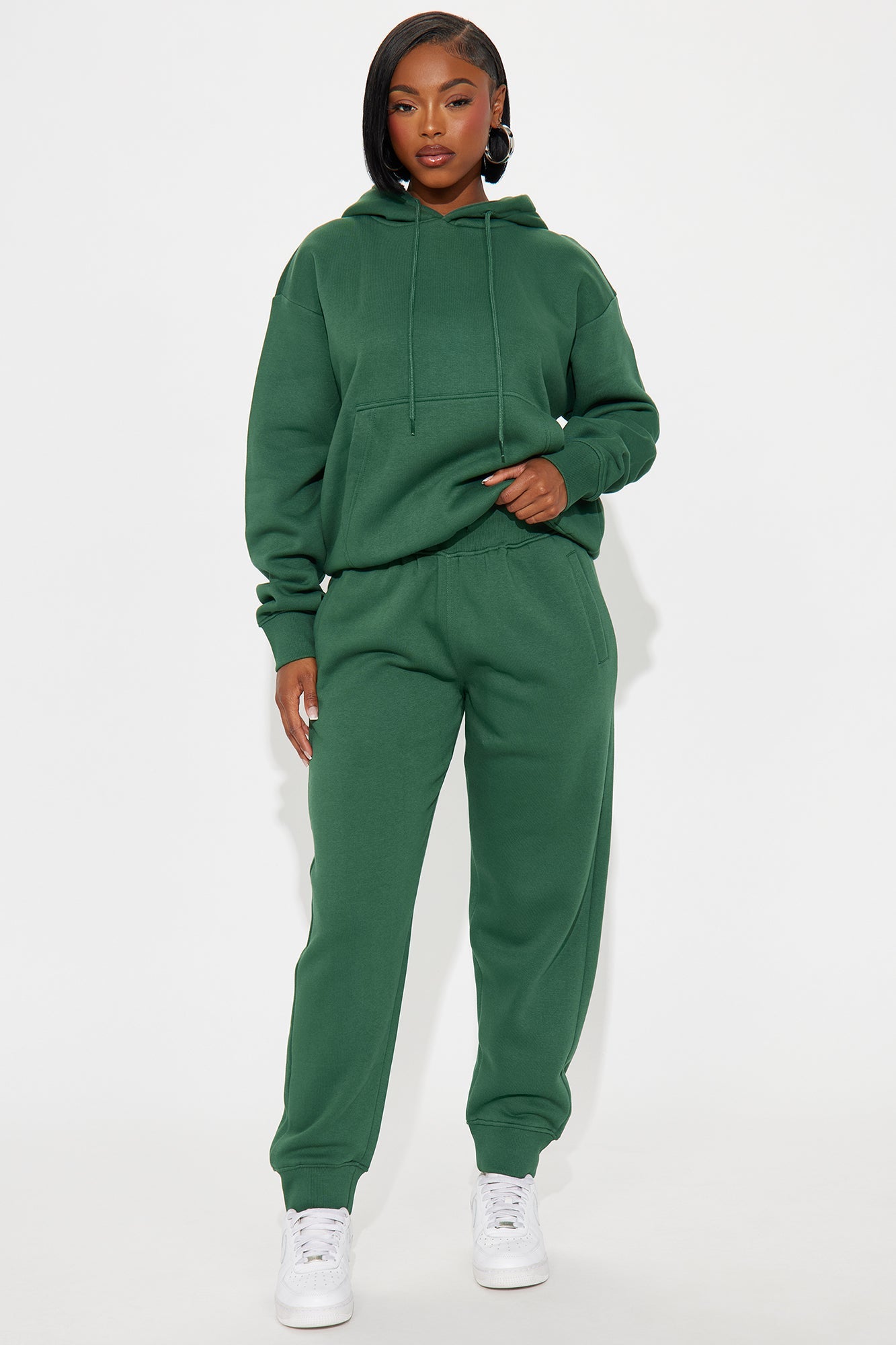 https://cdn.shopify.com/s/files/1/0293/9277/files/08-27-25_S6_64_123HOODIE_Hunter_ZSR_KP_JW_15-17-31_145437_PXF.jpg?v=1756413237