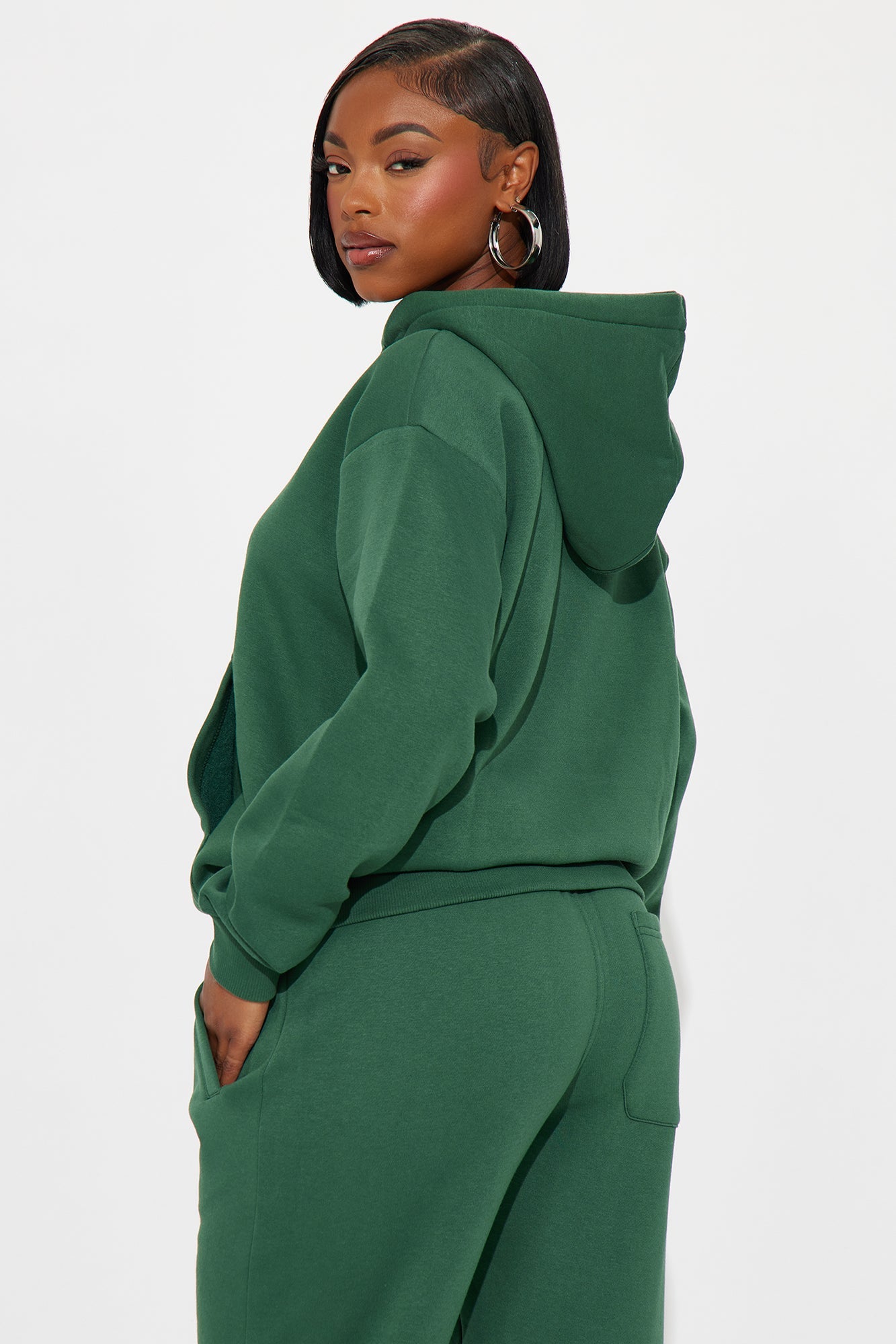https://cdn.shopify.com/s/files/1/0293/9277/files/08-27-25_S6_64_123HOODIE_Hunter_ZSR_KP_JW_15-18-31_145445_PXF.jpg?v=1756413233