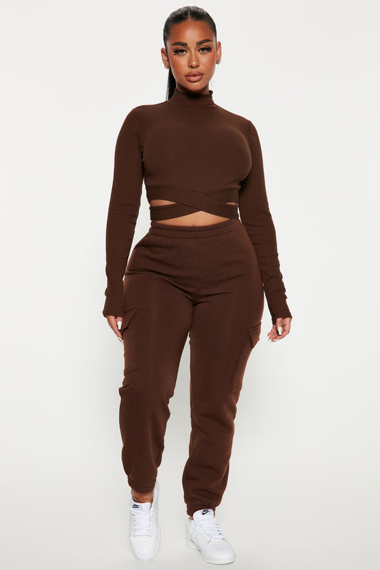 https://cdn.shopify.com/s/files/1/0293/9277/products/08-30-22Studio4_DD_DJ_15-08-54_59_BBJN107_Chocolate_8714_EH.jpg?v=1661967413