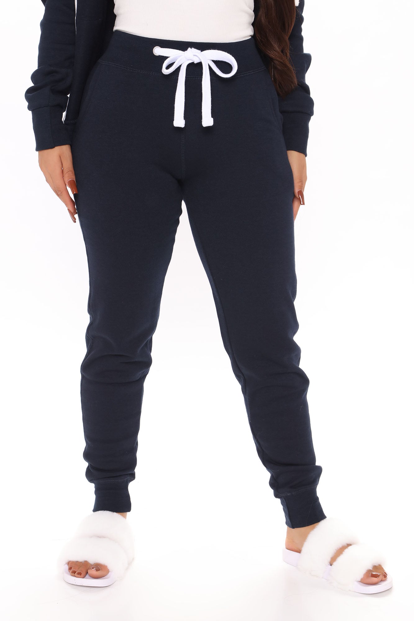 https://cdn.shopify.com/s/files/1/0293/9277/products/10-01-20Studio2_MS_SD_14-27-29_37_P100_Navy_8255_RA.jpg?v=1601599904