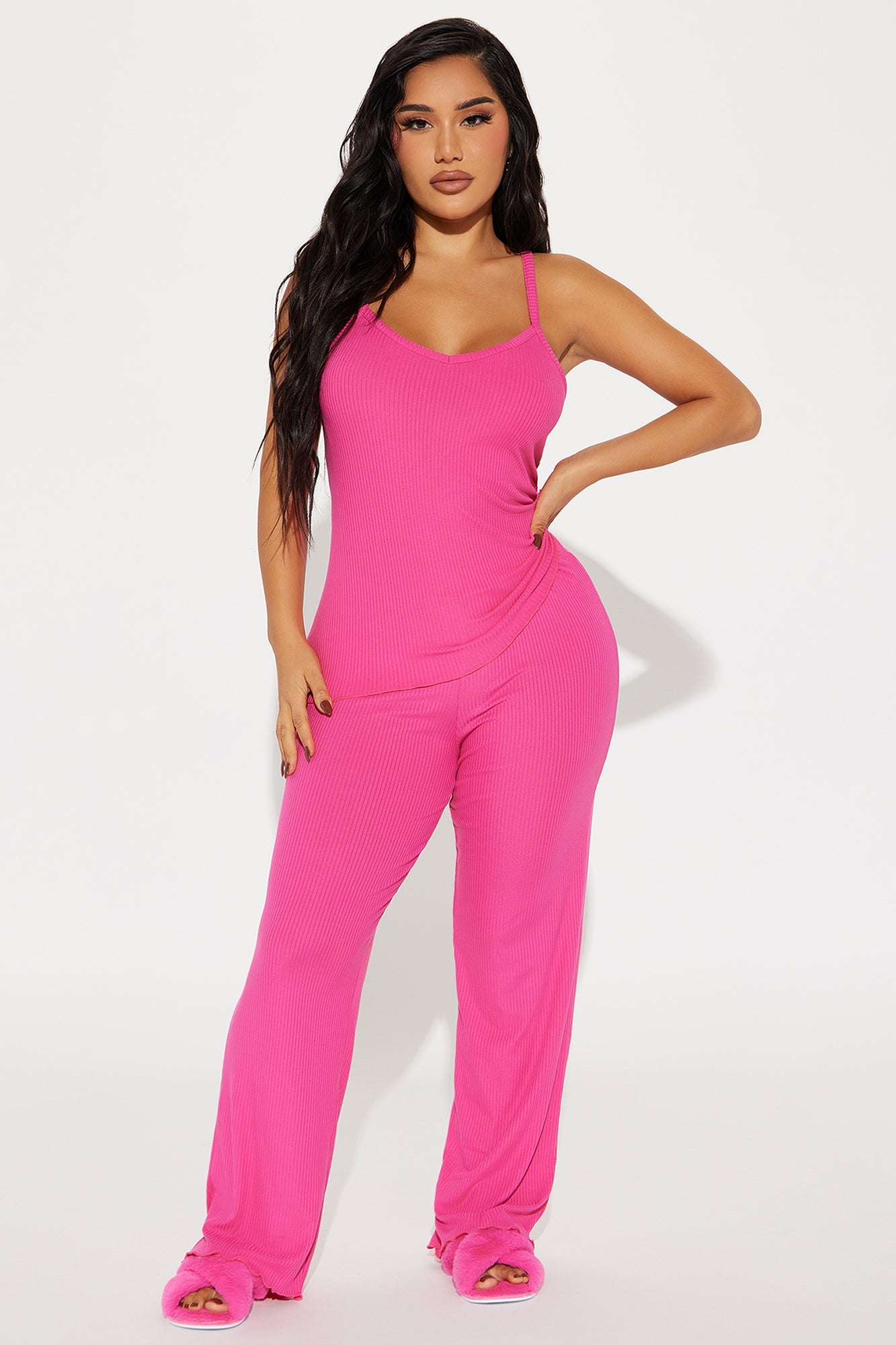 https://cdn.shopify.com/s/files/1/0293/9277/files/10-04-23Studio3_TK_AC_13-28-00_52_SA2102PS_Fuchsia_P_18212_PXF.jpg?v=1696961090