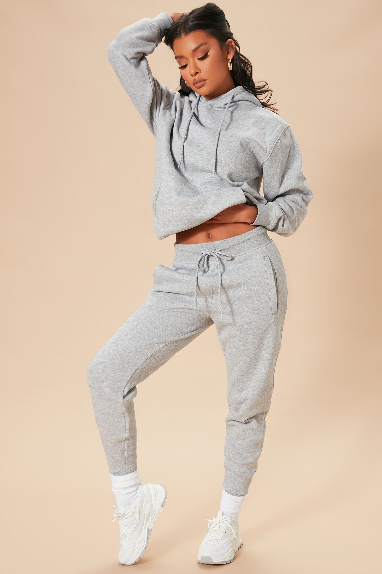 https://cdn.shopify.com/s/files/1/0293/9277/products/10-12-22Studio7_SN_MR_10-42-30_2_WMKT40418_HeatherGrey_32341_JB.jpg?v=1665608410