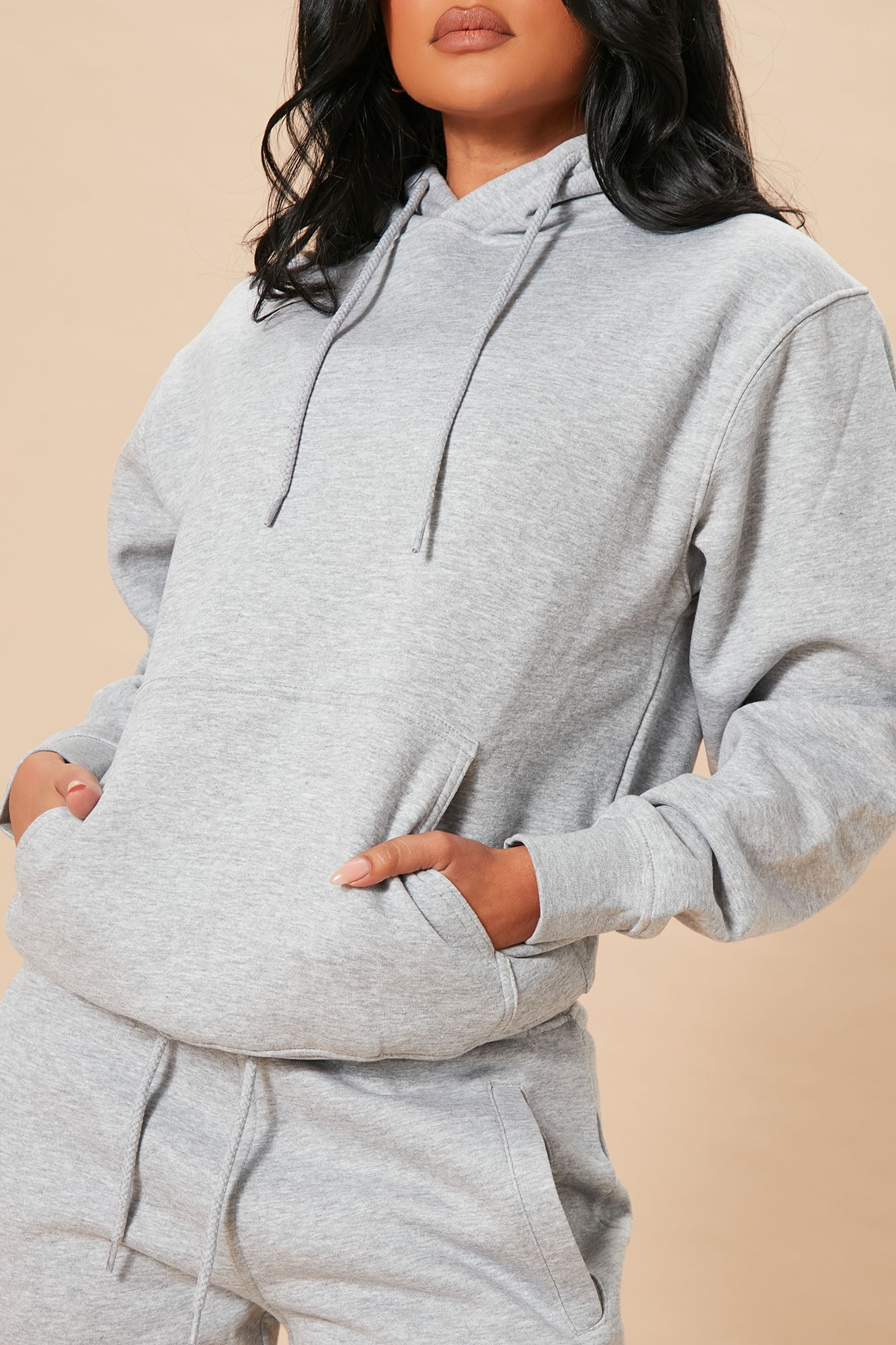 https://cdn.shopify.com/s/files/1/0293/9277/products/10-12-22Studio7_SN_MR_10-42-30_2_WMKT40418_HeatherGrey_32348_JB.jpg?v=1665608410