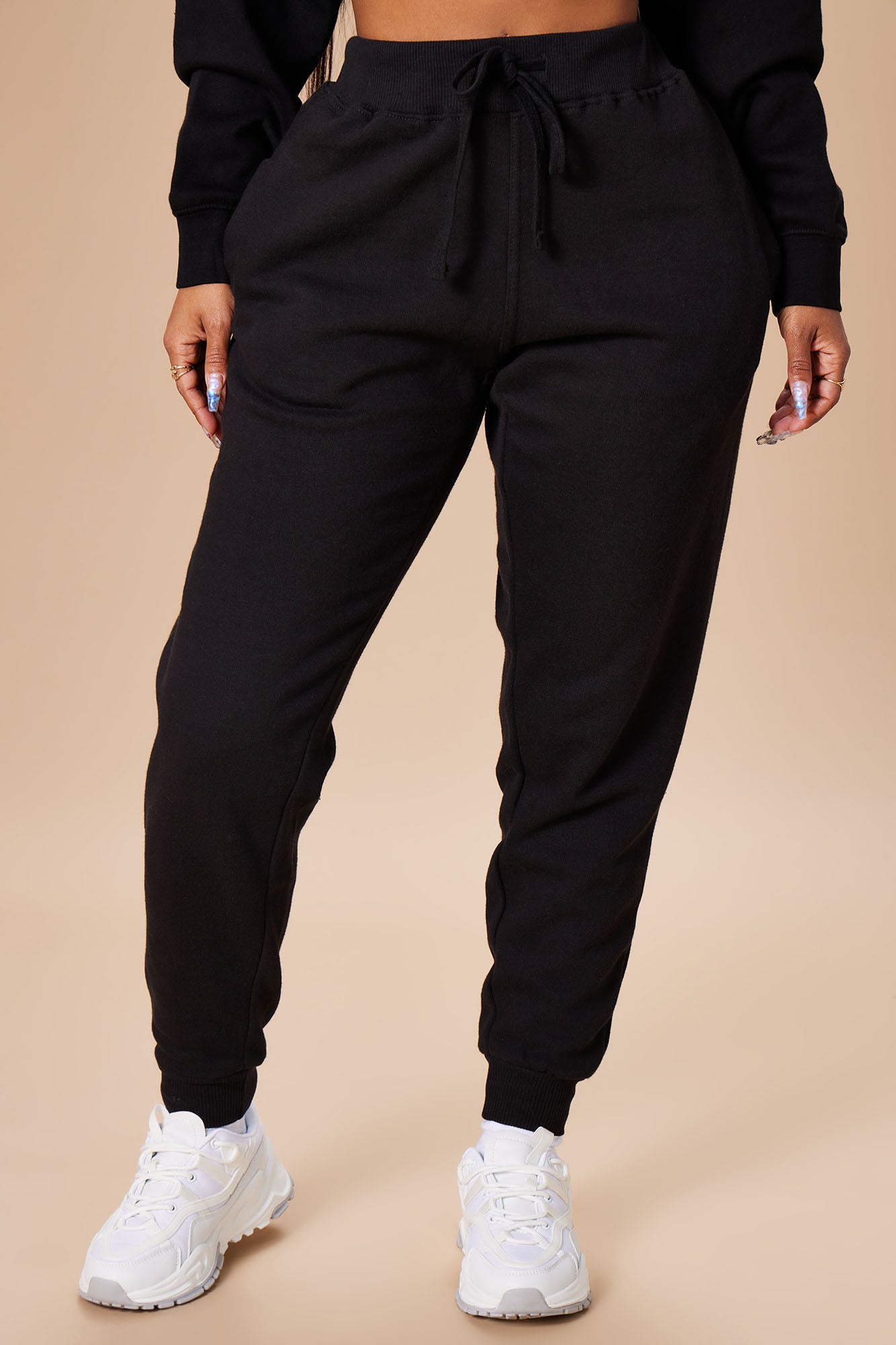 https://cdn.shopify.com/s/files/1/0293/9277/products/10-13-22Studio7_ME_RL_15-03-25_21_WNMB10218_Black_P_20837_WG.jpg?v=1670892932