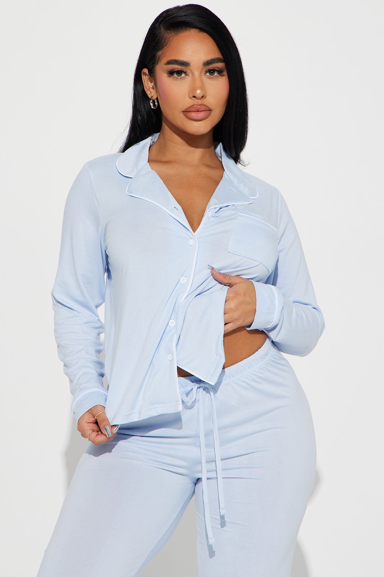 https://cdn.shopify.com/s/files/1/0293/9277/files/10-27-23Studio1_RA_PC_14-41-50_64_EN303_LightBlue_5124_ES.jpg?v=1698862068