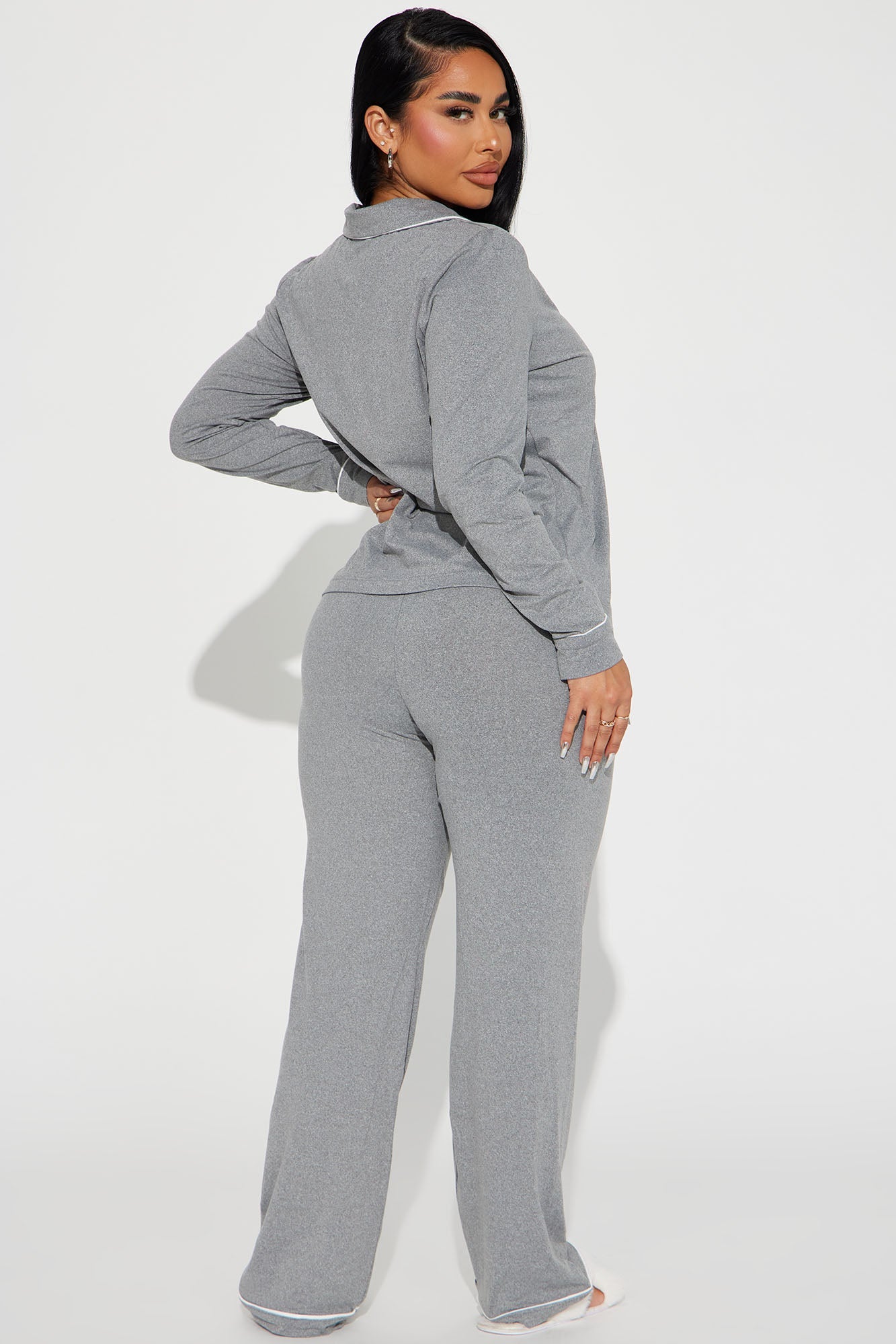 https://cdn.shopify.com/s/files/1/0293/9277/files/10-27-23Studio1_RA_PC_14-47-36_67_EN3031PS_HeatherGrey_5152_JB.jpg?v=1698862174