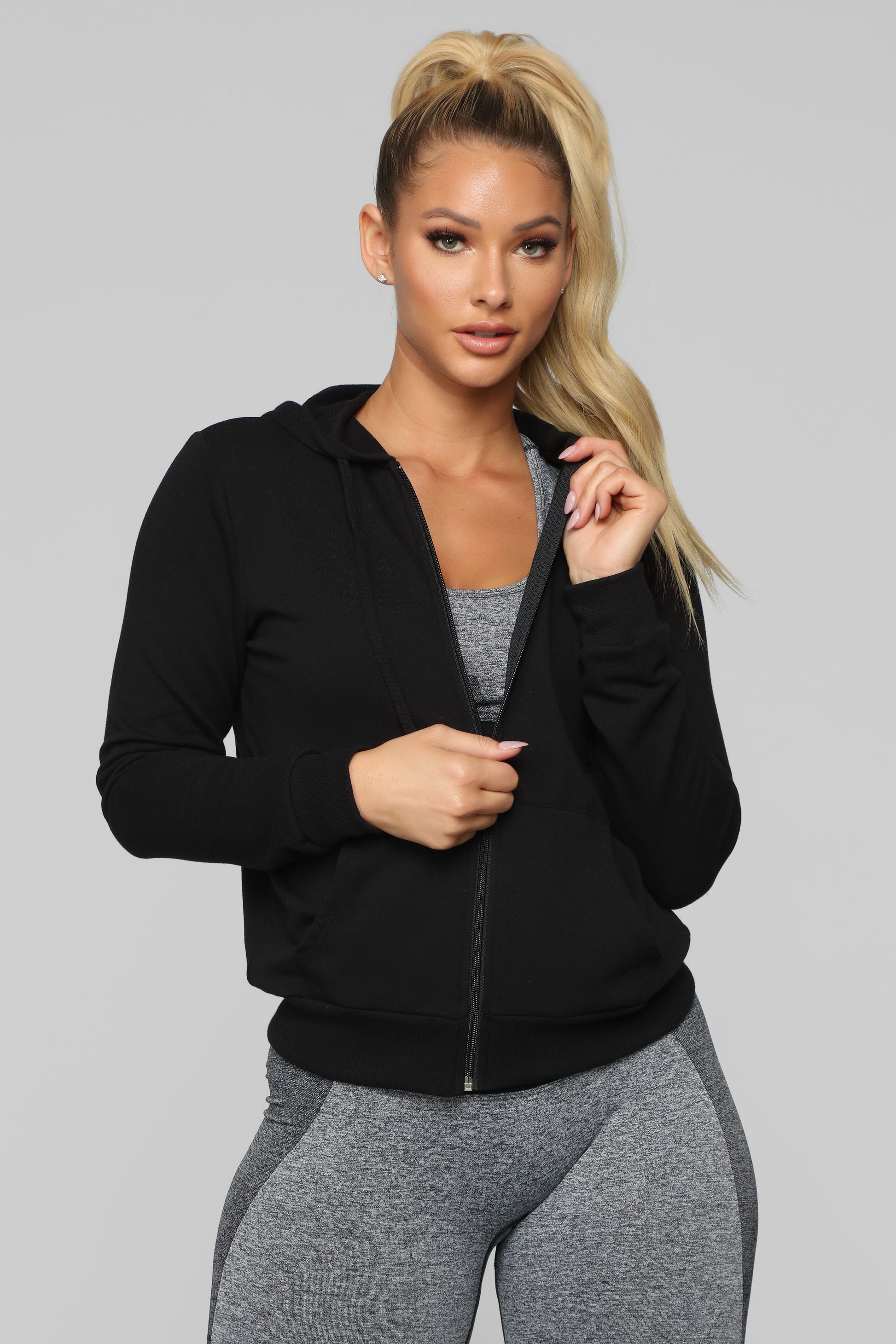 https://cdn.shopify.com/s/files/1/0293/9277/products/11-20-18_Studio_1_11-45-15_70675A_Black__3_DM.jpg?v=1674863406