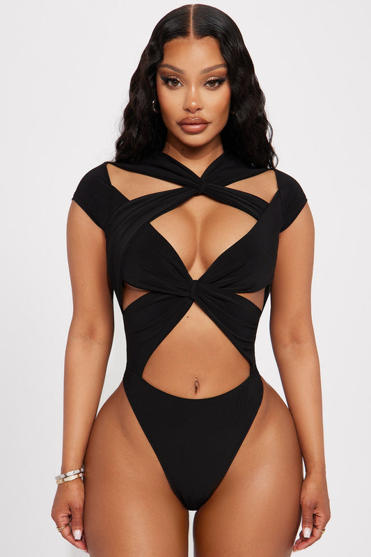https://cdn.shopify.com/s/files/1/0293/9277/files/12-01-23Studio2_CXB_RL_15-09-36_30_HKT24238_Black_76136_CM.jpg?v=1752184216